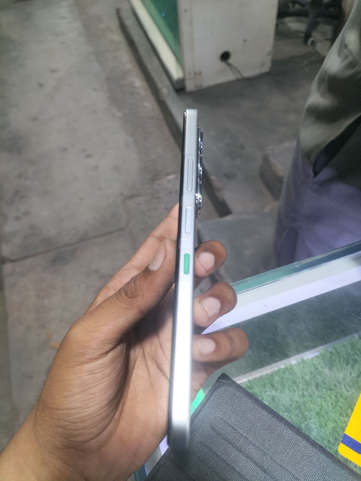 Infinix Hot 60i 6GB / 128GB in Titanium Silver — photo 4