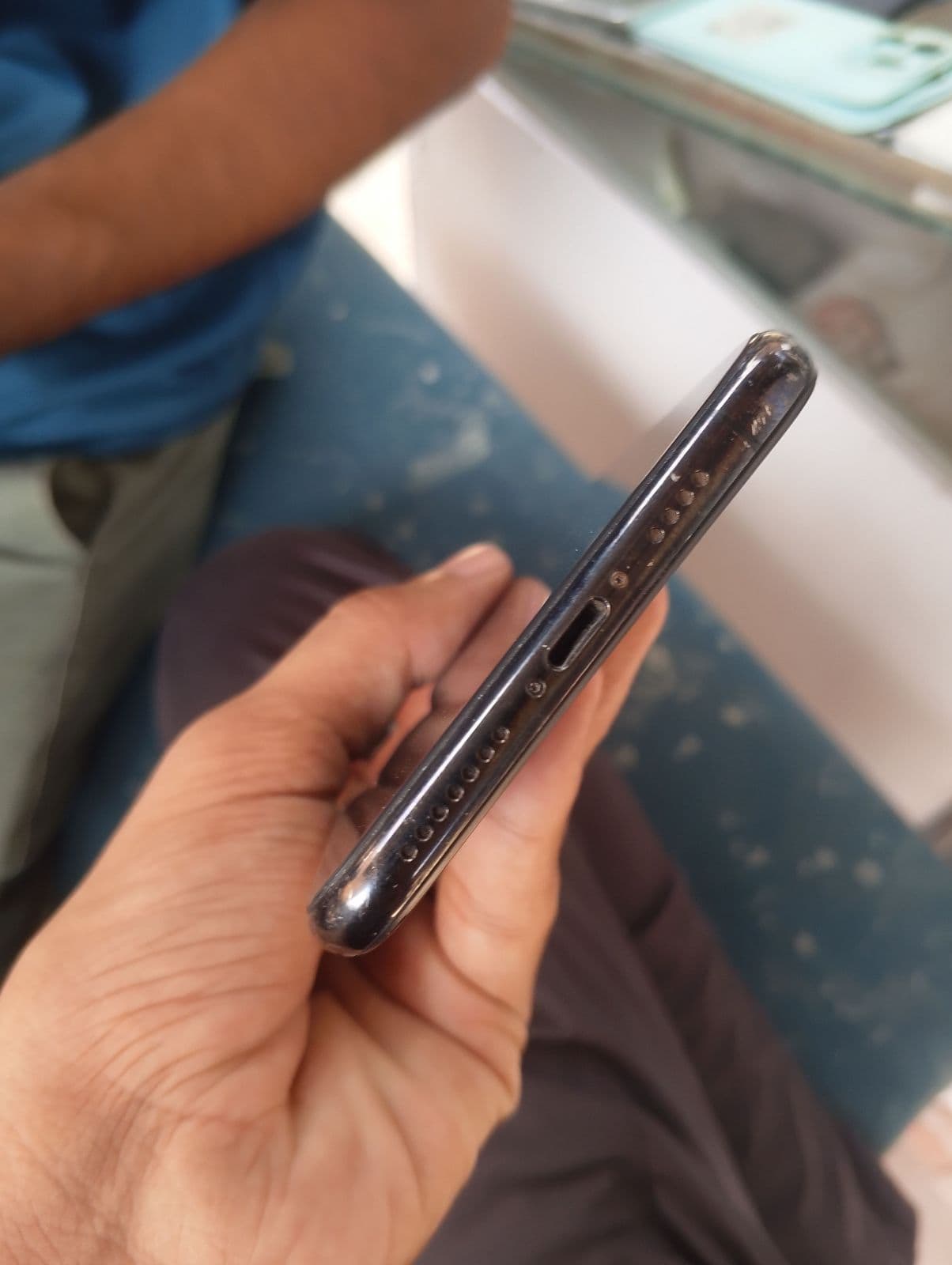 Apple iPhone XS Max 64GB in Space Gray — photo 4
