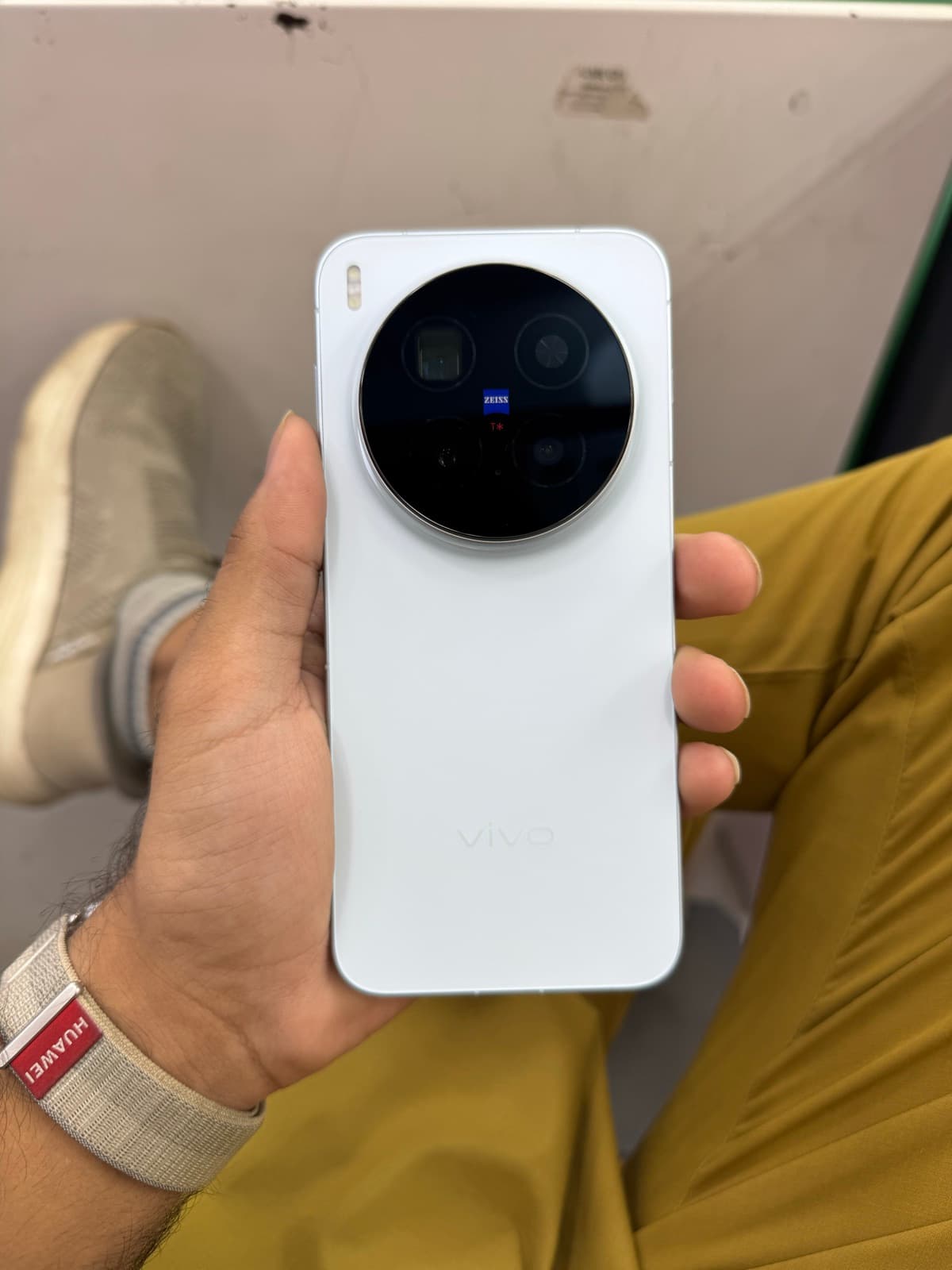 Vivo X300 Pro 16GB / 512GB in Phantom Black — photo 1