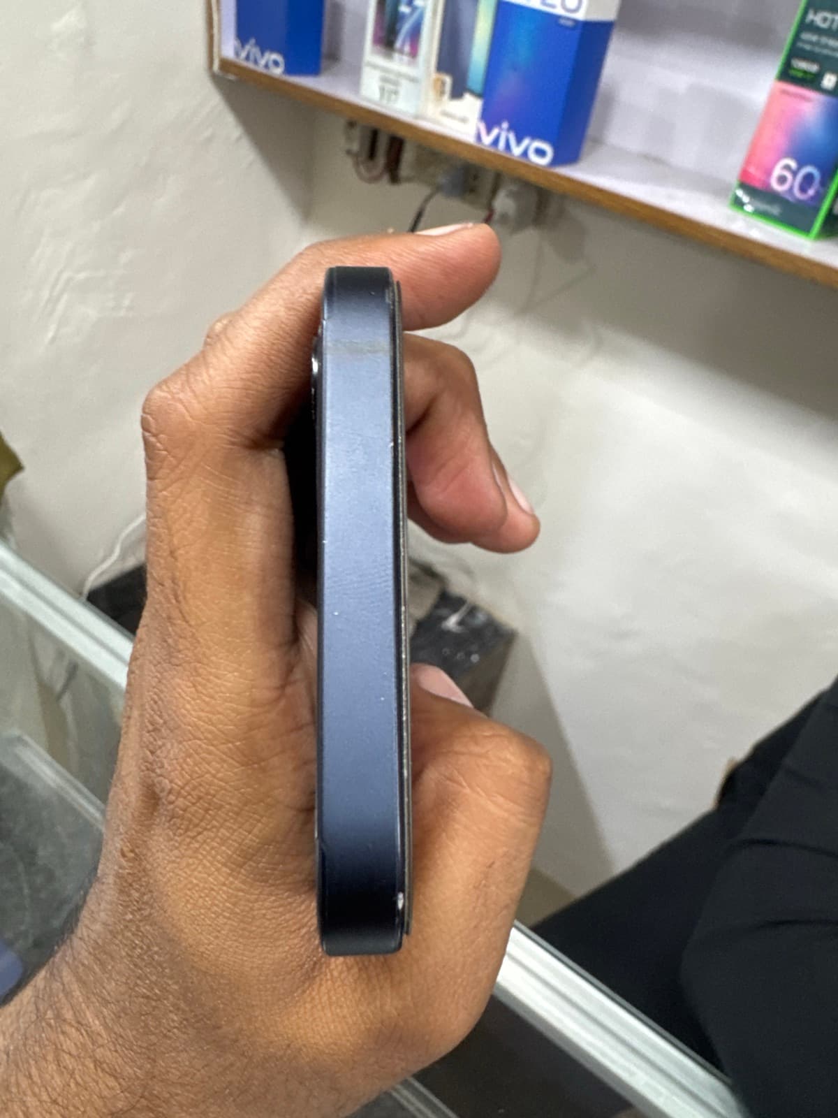 Apple iPhone 12 128GB in Black — photo 5