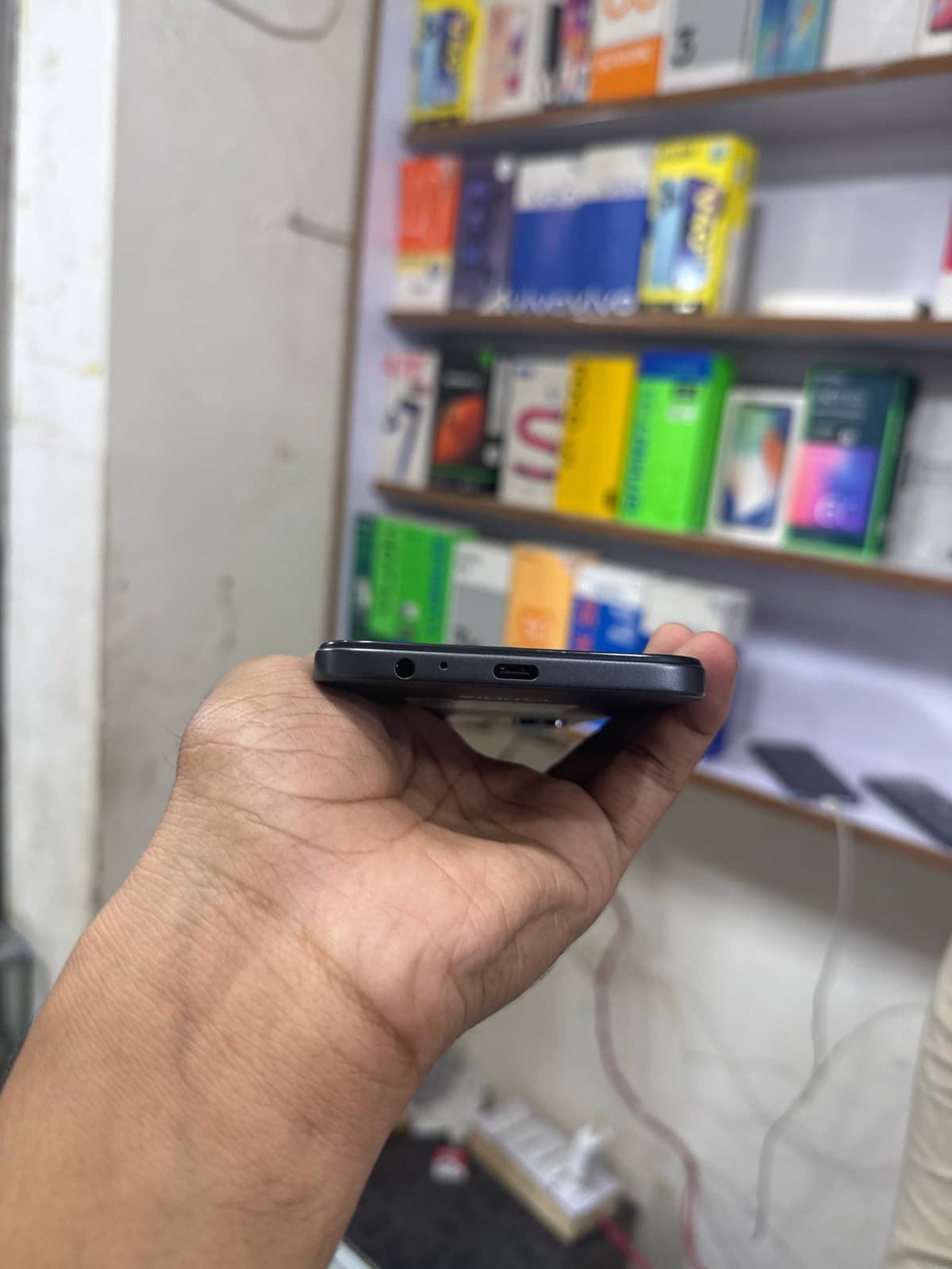 Infinix Smart 20 4GB / 64GB in Polaris Titanium — photo 3