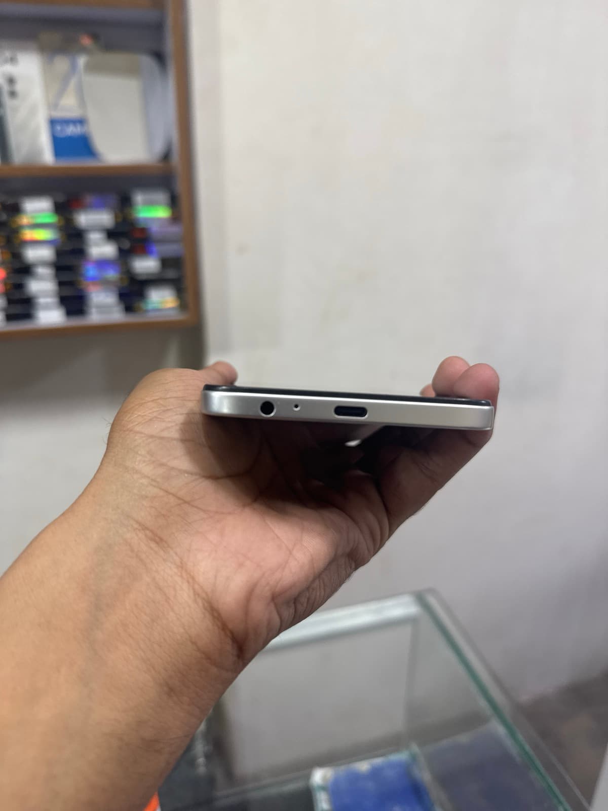 Infinix Smart 20 4GB / 64GB in Polaris Titanium — photo 3
