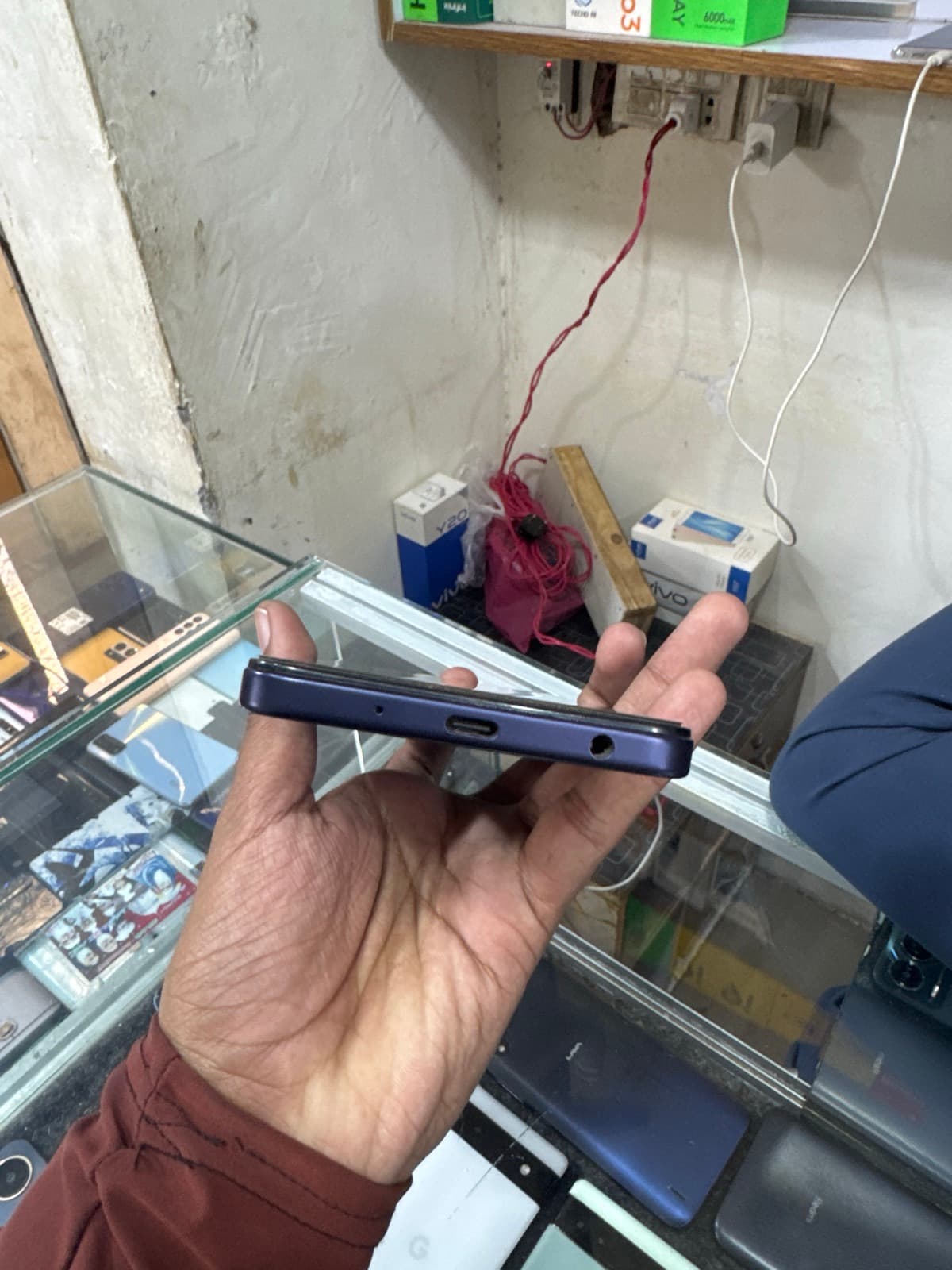 Vivo Y11d 6GB / 128GB in Voyage Black — photo 3