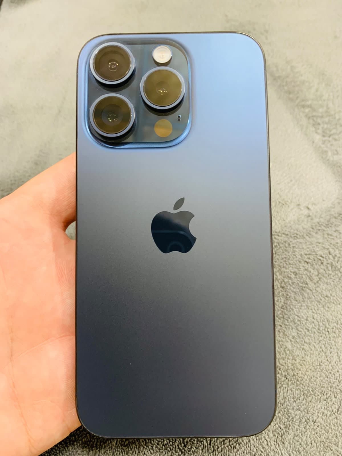iPhone 15 Pro · 128GB