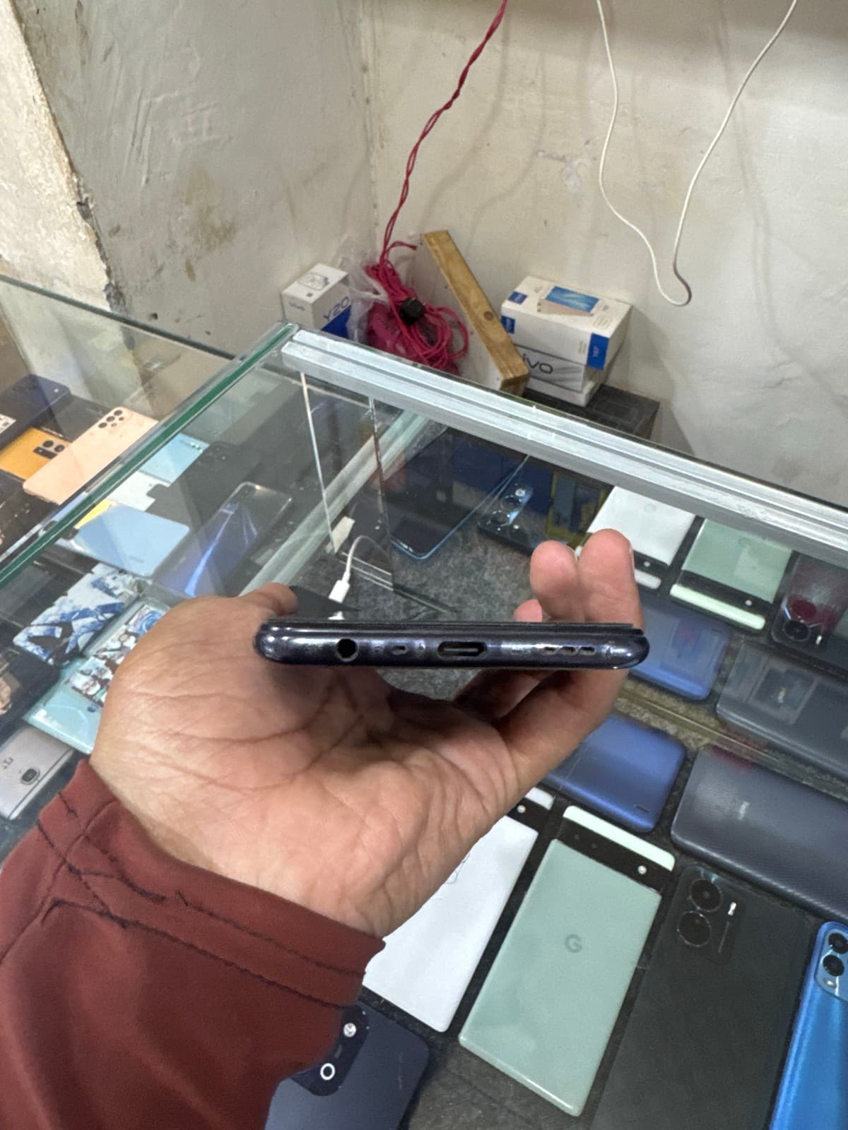 Oppo F19 6GB / 128GB in Midnight Blue — photo 3