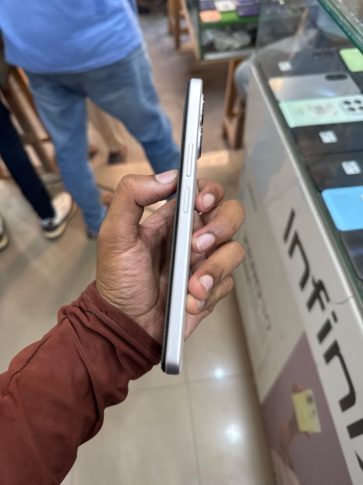 Vivo Y05 4GB / 64GB in Summit Platinum — photo 3