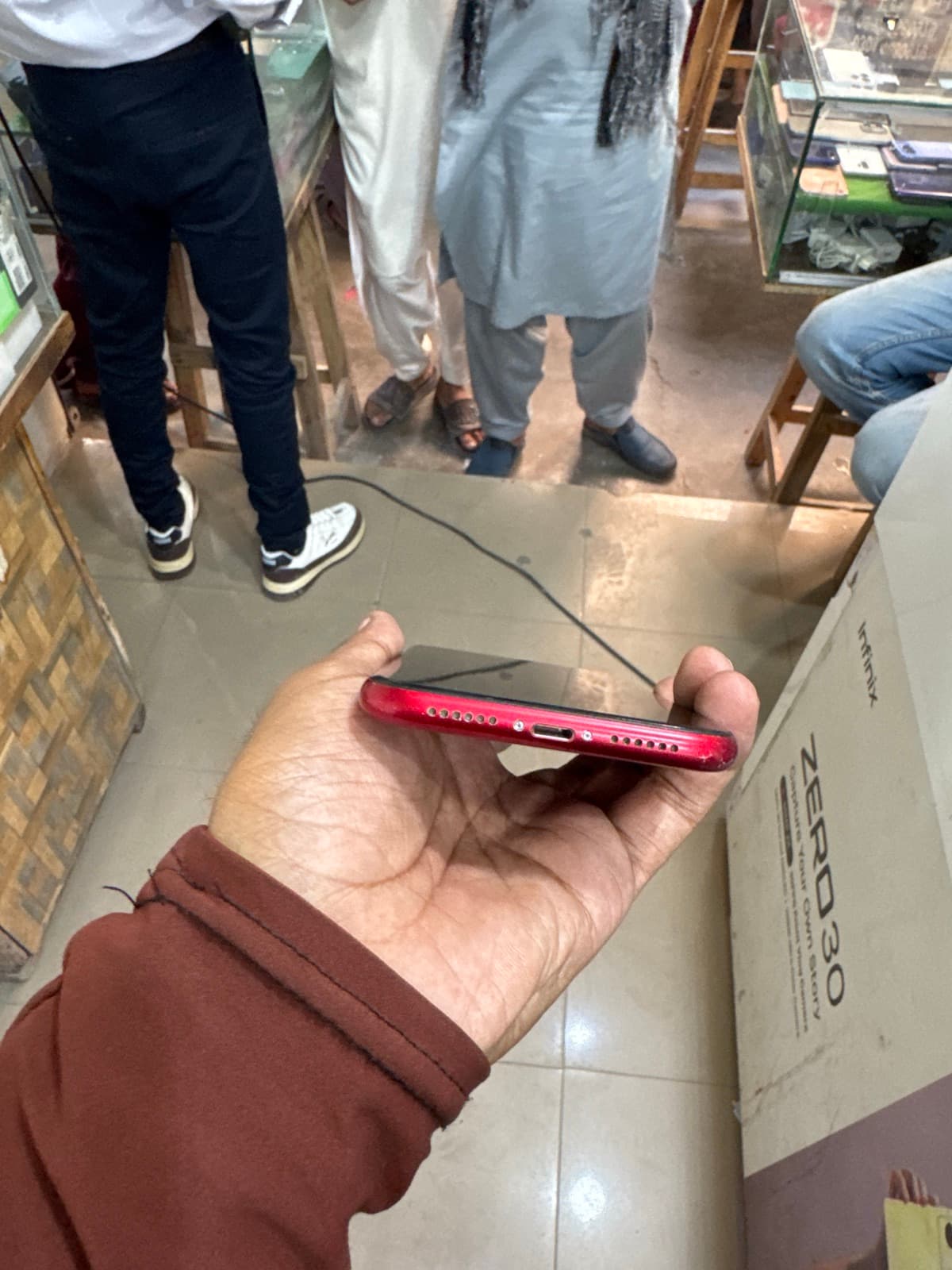 Apple iPhone XR 64GB in (PRODUCT)RED — photo 3