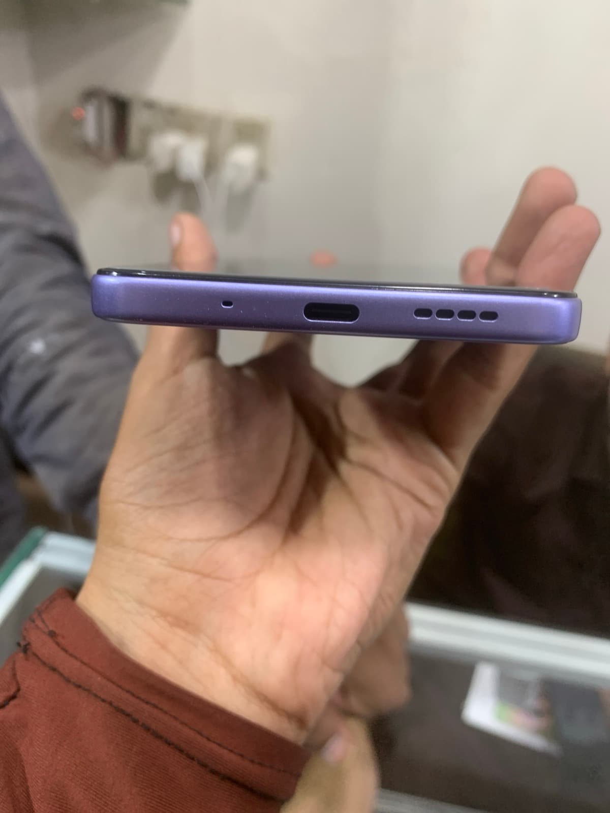 Infinix Hot 70 Pro 5G 8GB / 128GB in Silk Glow Purple — photo 3