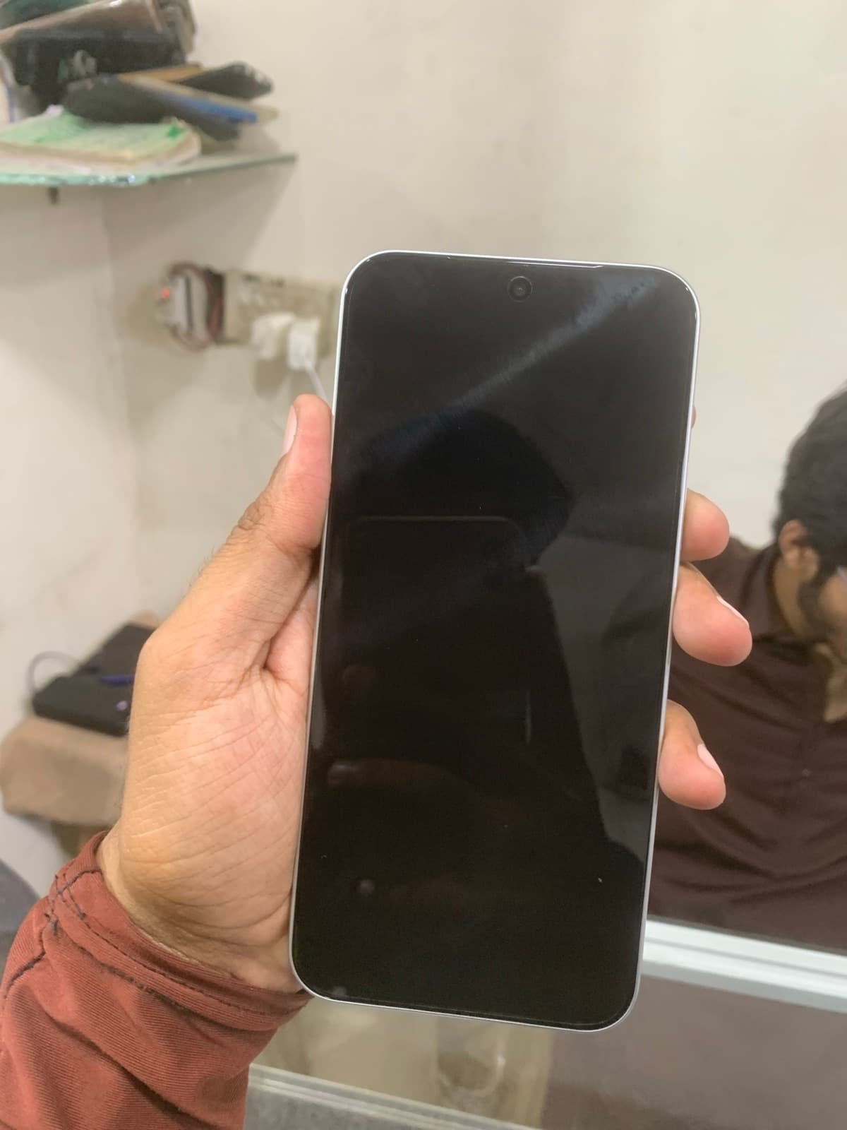 Vivo Y500 8GB / 256GB in Pearl White — photo 2