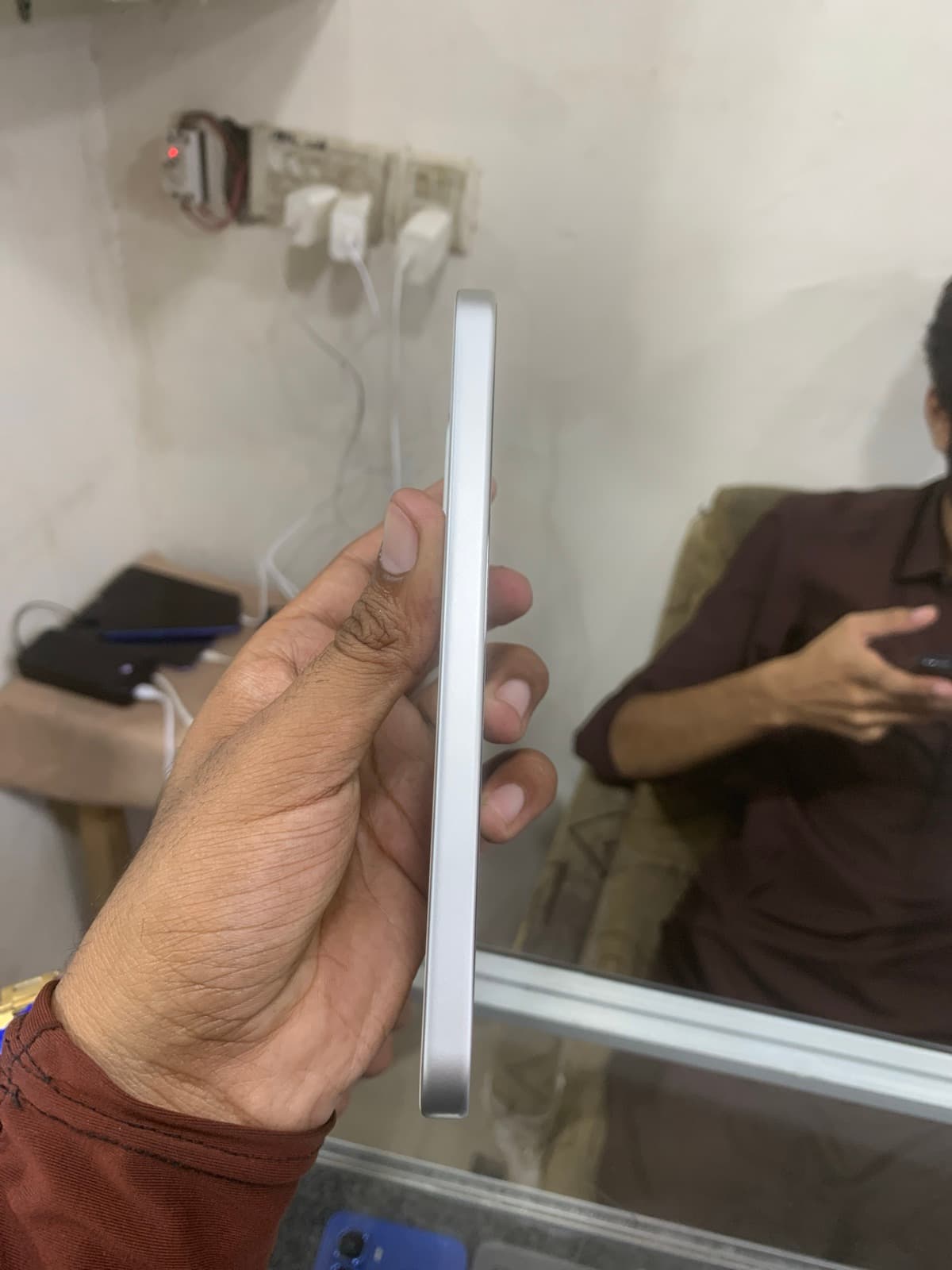 Vivo Y500 8GB / 256GB in Pearl White — photo 5