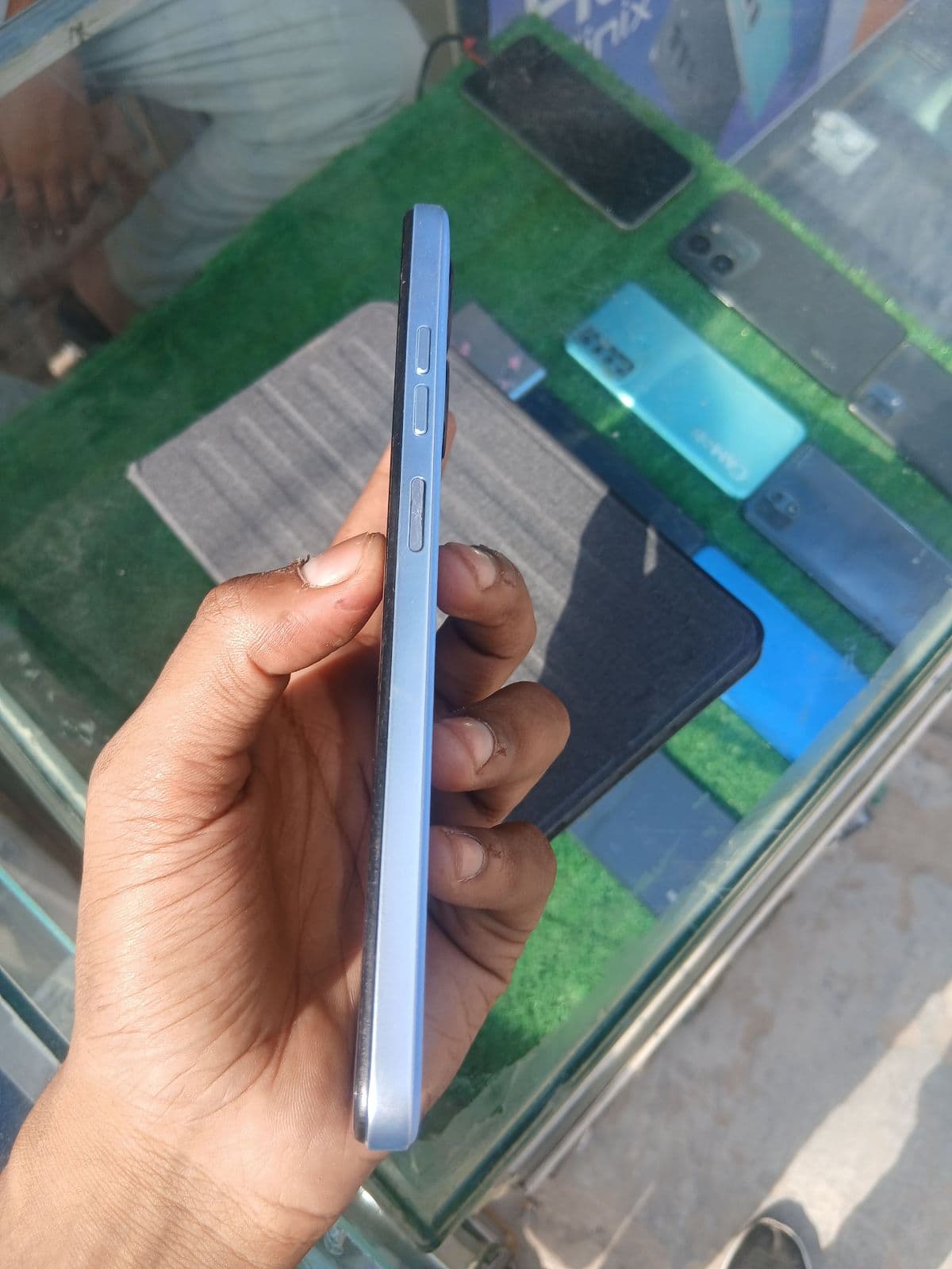 Tecno Spark 10C 4GB / 128GB in Meta Blue — photo 4