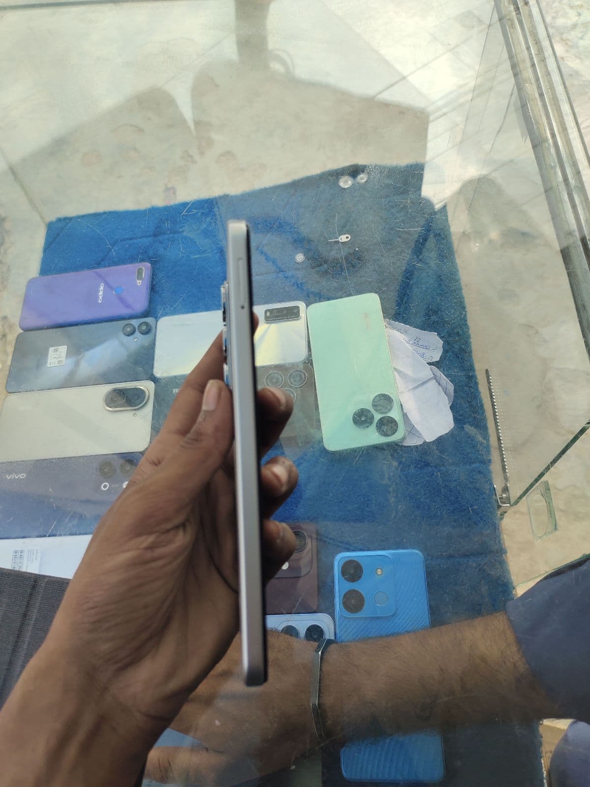 Infinix Hot 60i 6GB / 128GB in Titanium Silver — photo 5