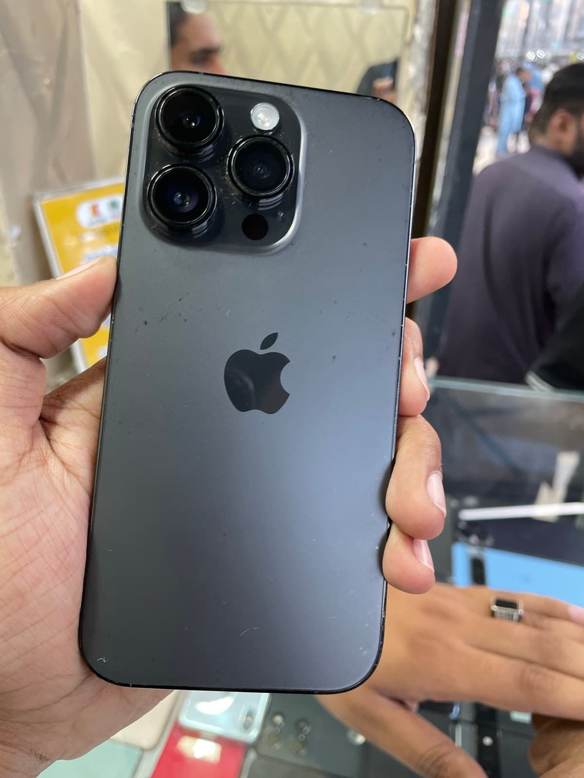 Apple iPhone 14 Pro 256GB in Space Black — photo 1