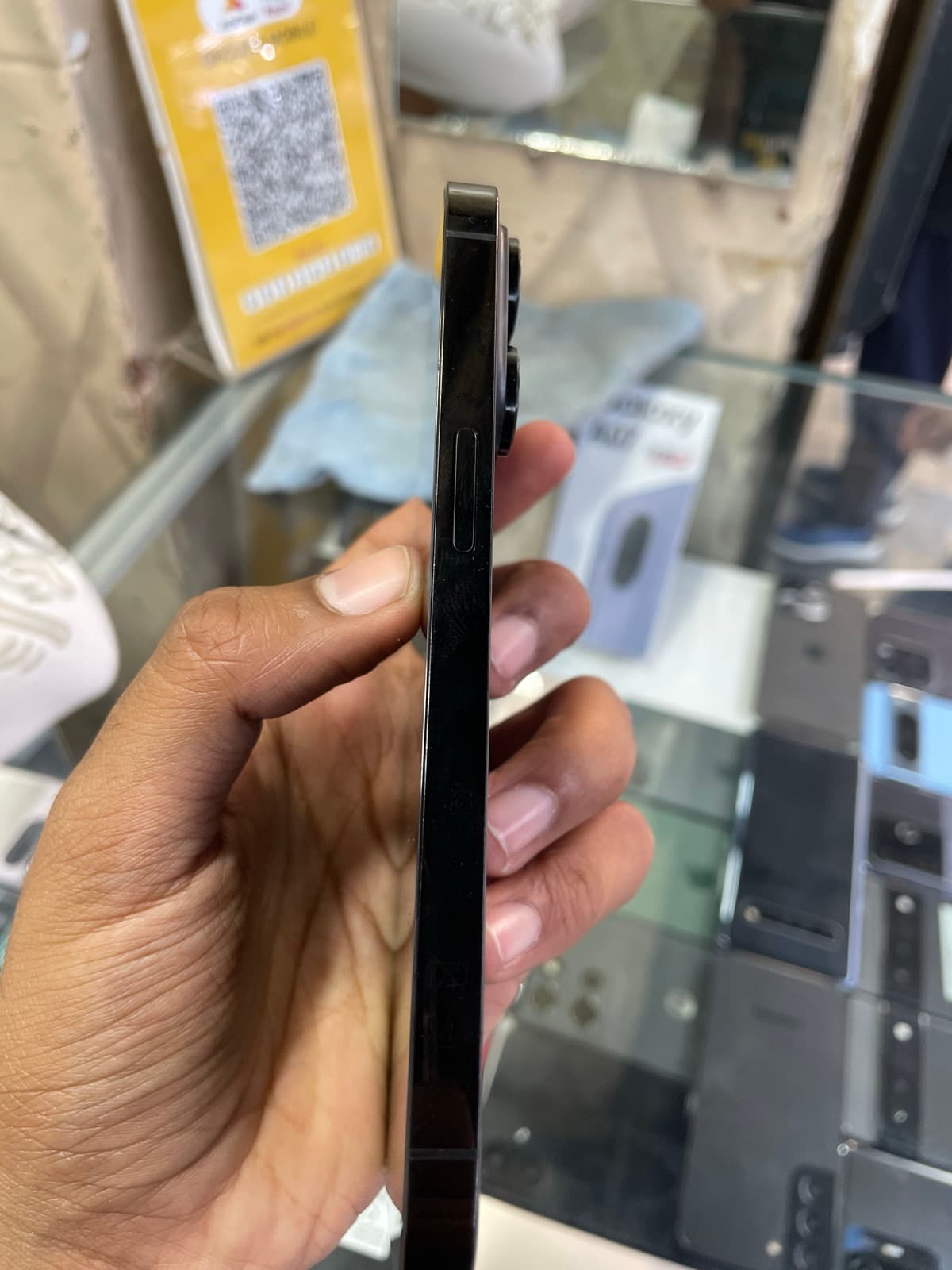 Apple iPhone 14 Pro 256GB in Space Black — photo 5