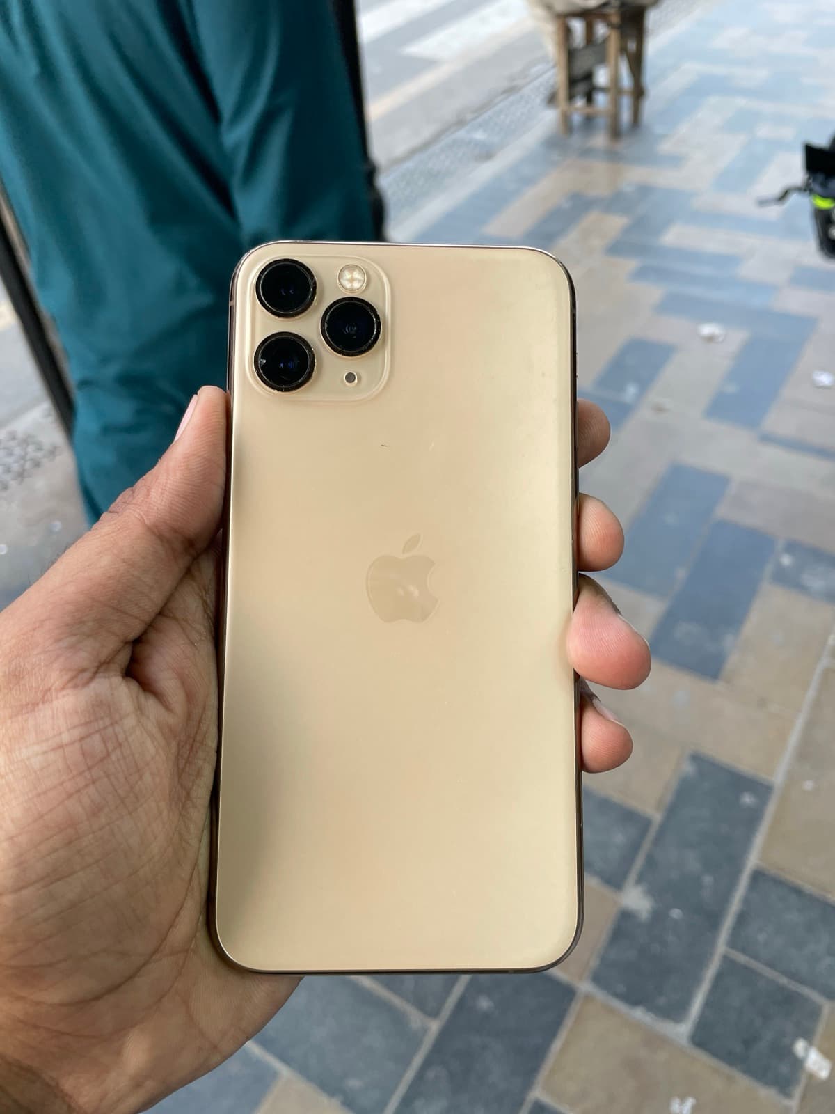 iPhone 11 Pro · 64GB