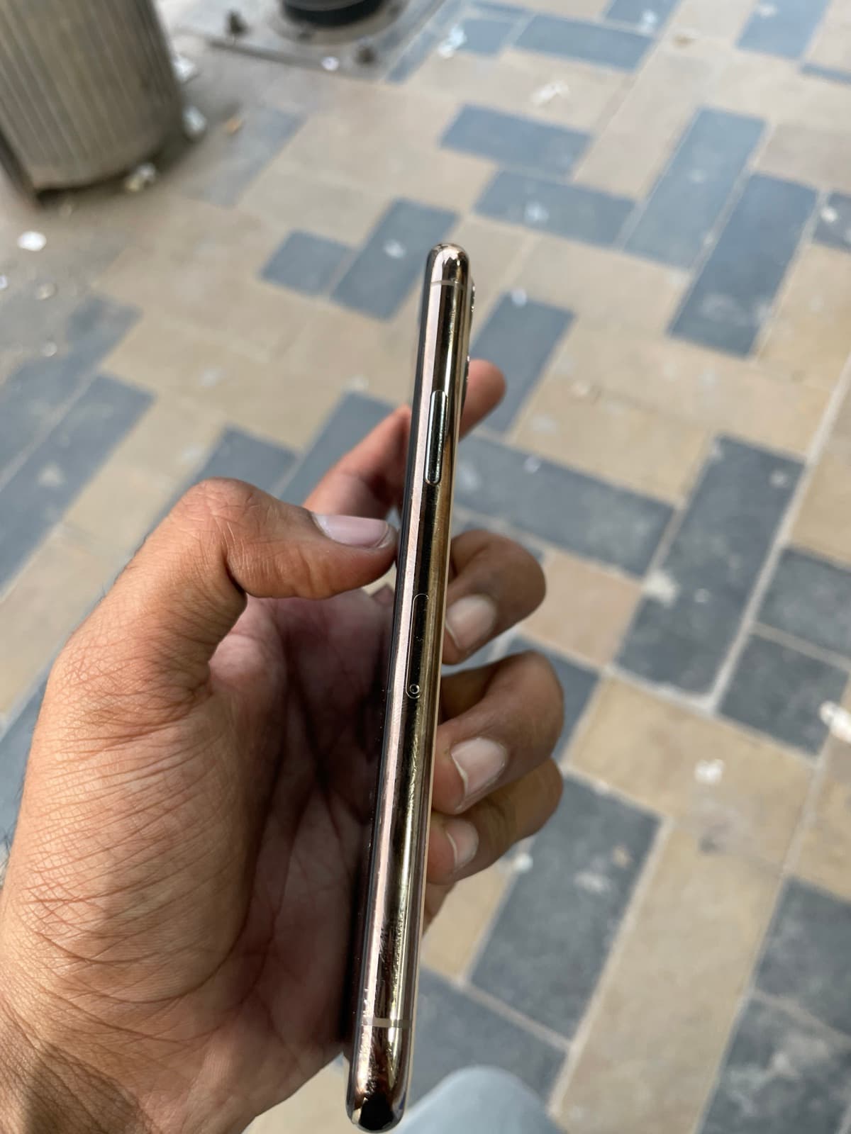 Apple iPhone 11 Pro 64GB in Gold — photo 5