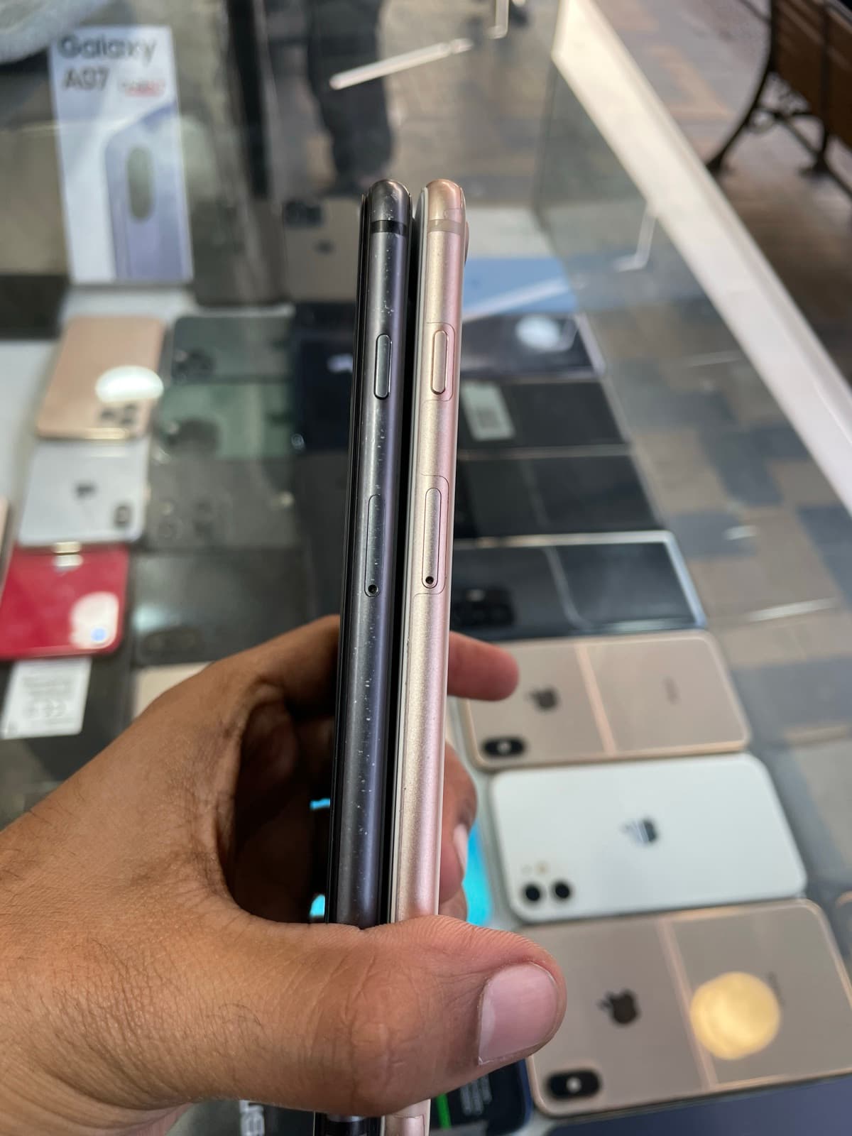 Apple iPhone 8 Plus 64GB in Space Gray — photo 3