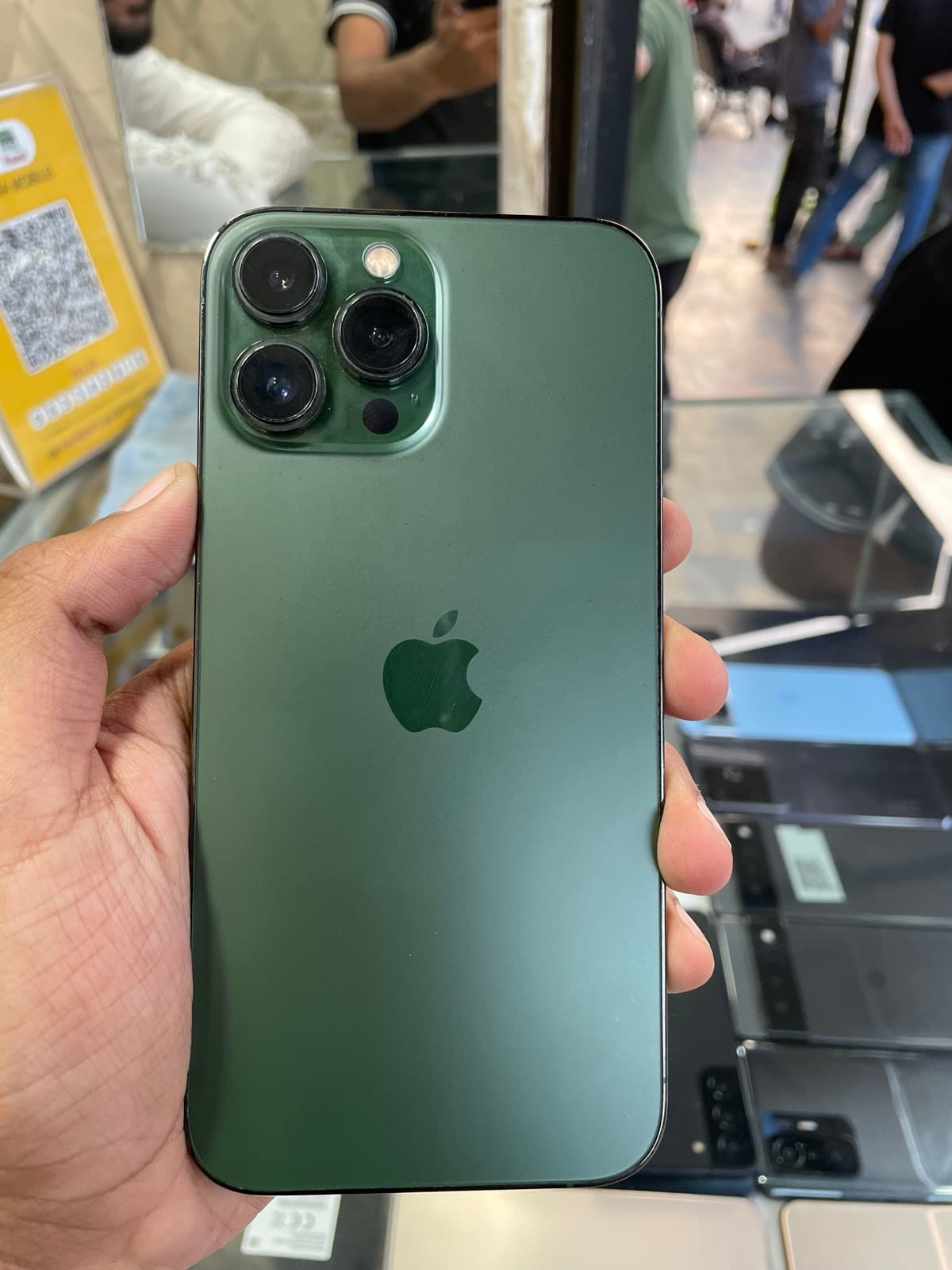 Apple iPhone 13 Pro Max 256GB in Alpine Green — photo 1