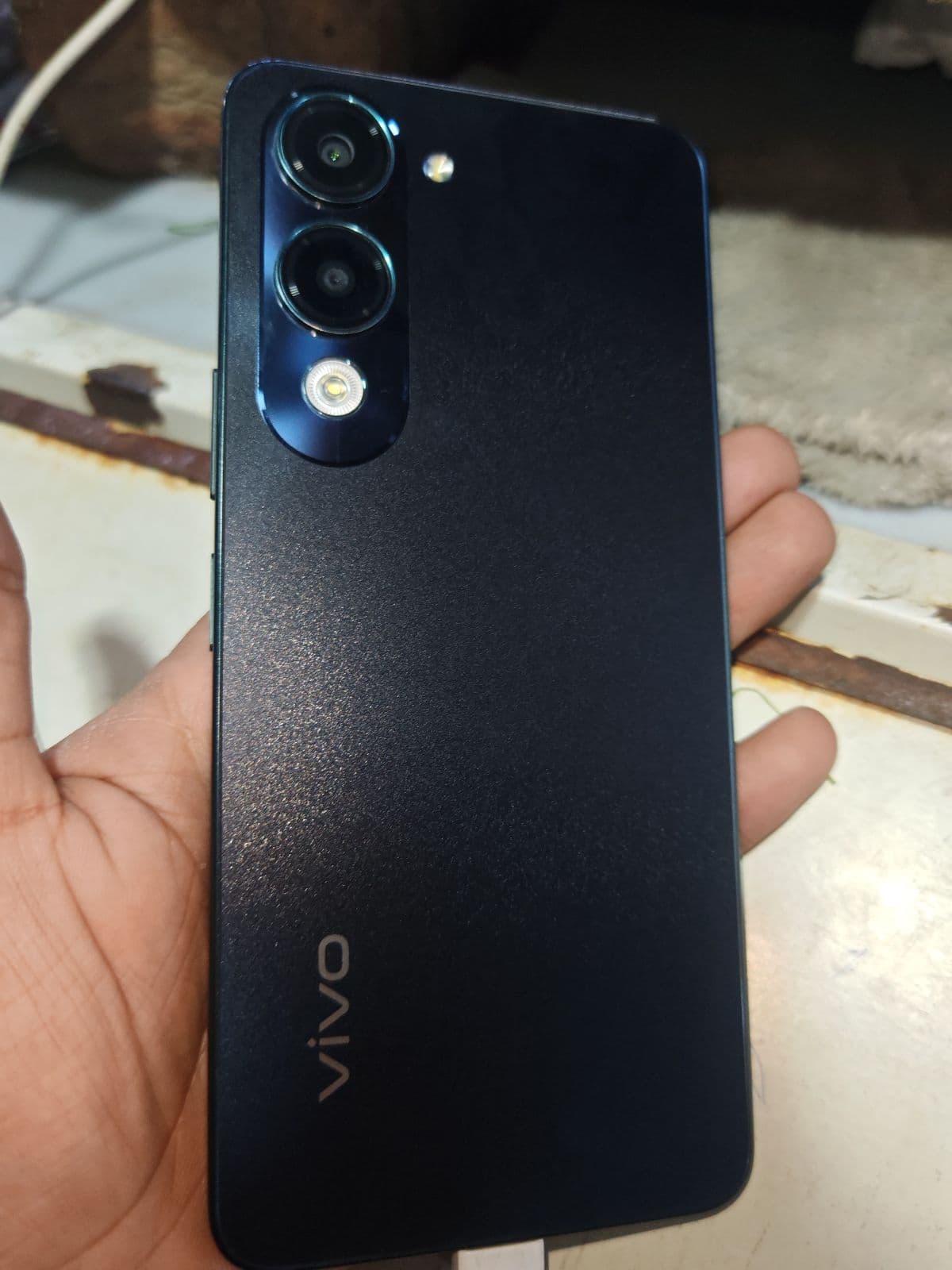 Vivo Y04 · 4GB / 128GB