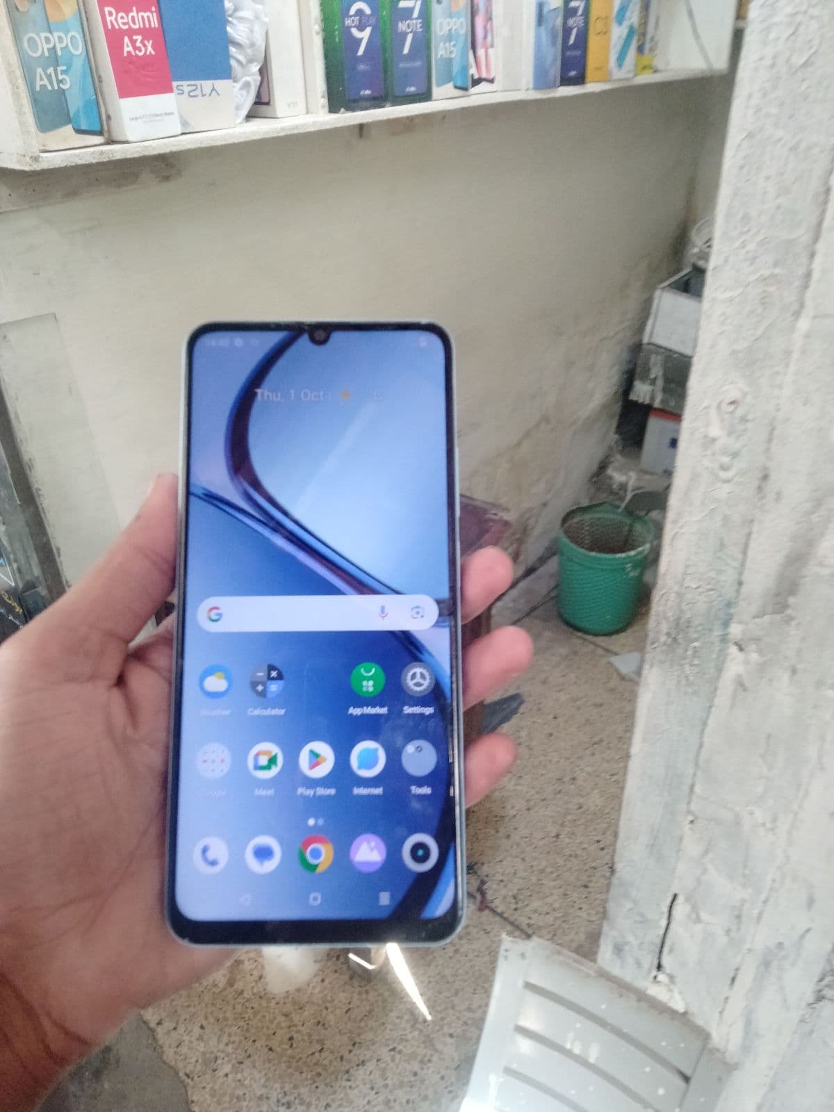 Realme C51 4GB / 64GB in Mint Green — photo 2