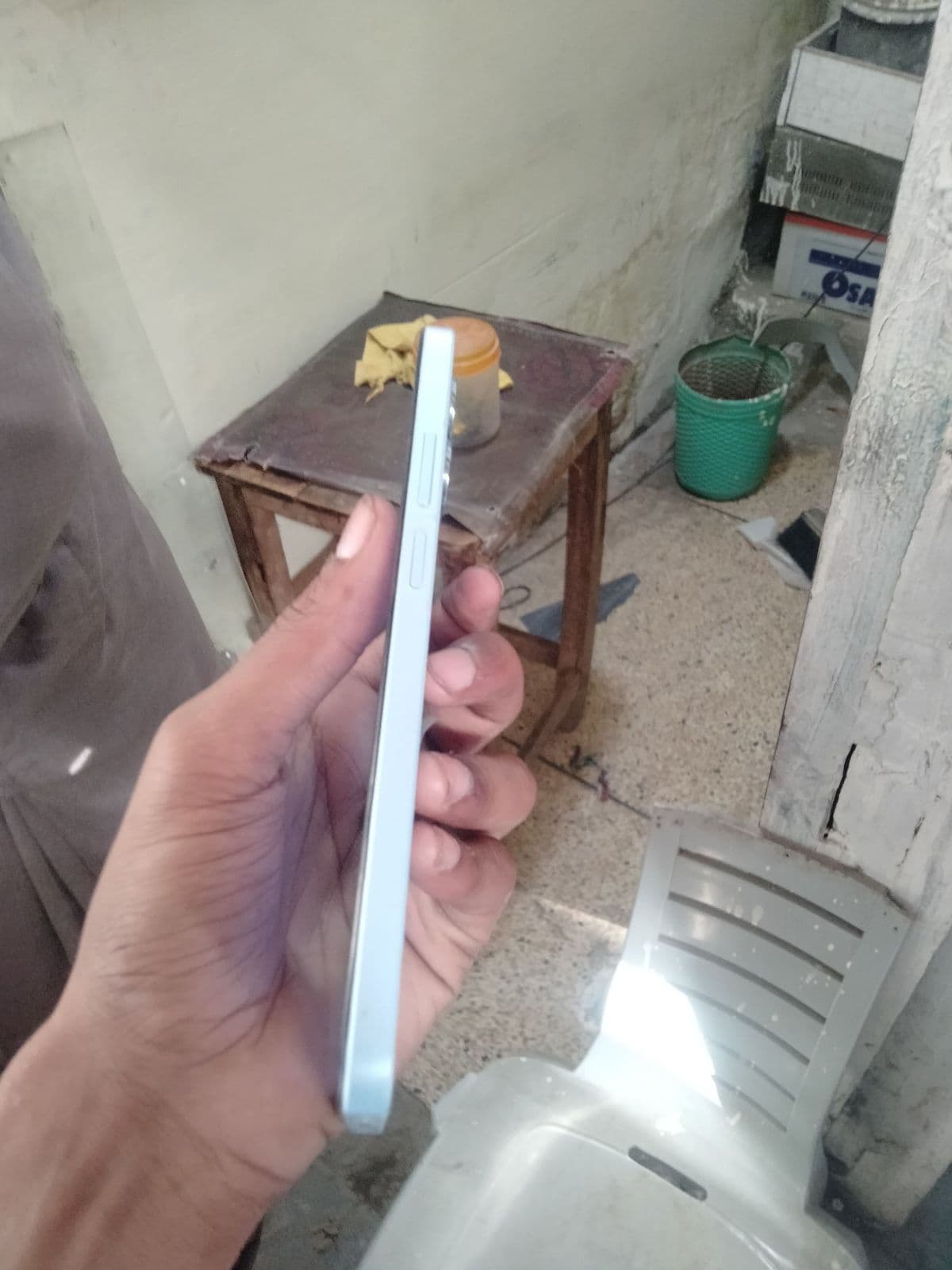 Realme C51 4GB / 64GB in Mint Green — photo 4