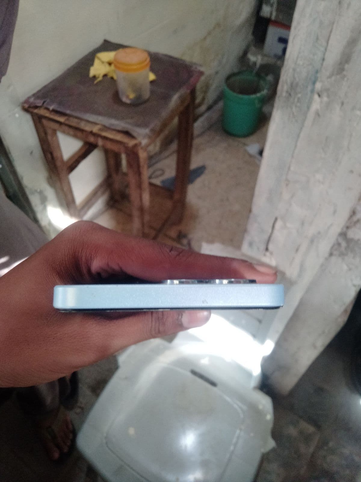 Realme C51 4GB / 64GB in Mint Green — photo 5