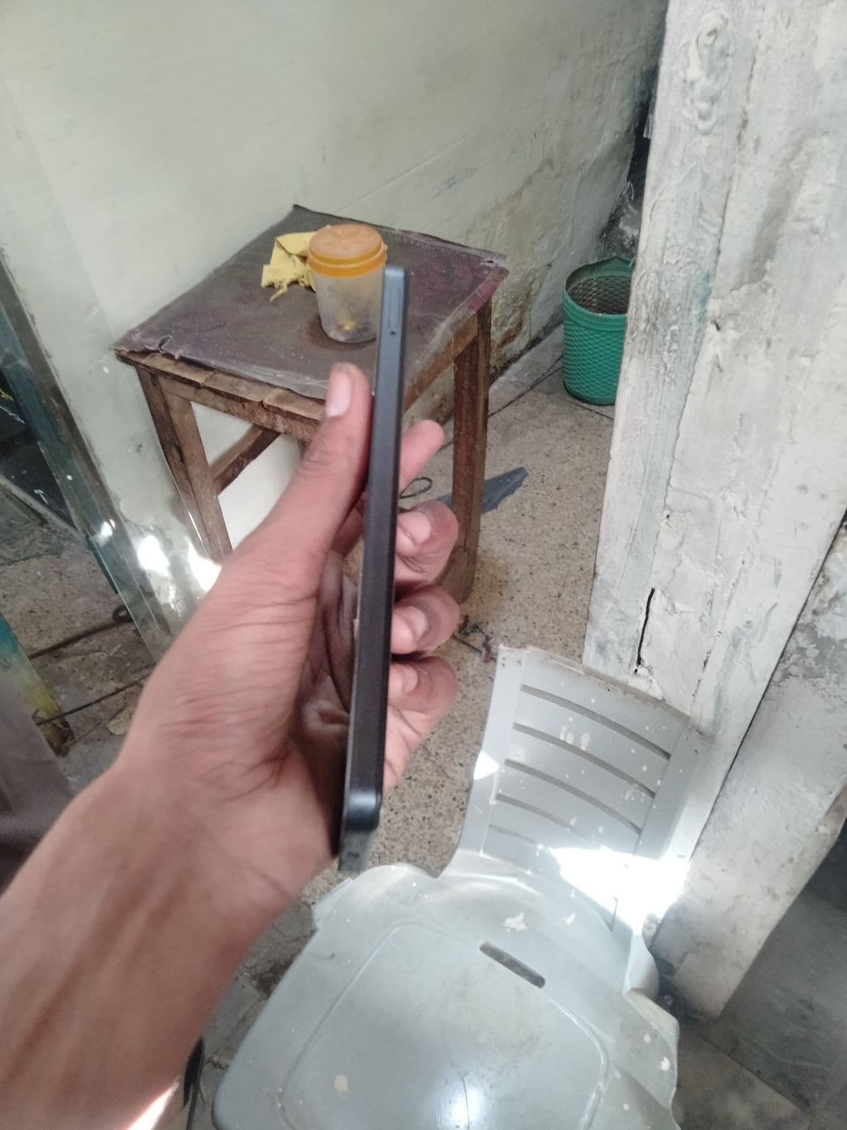 Realme C51 4GB / 64GB in Carbon Black — photo 4