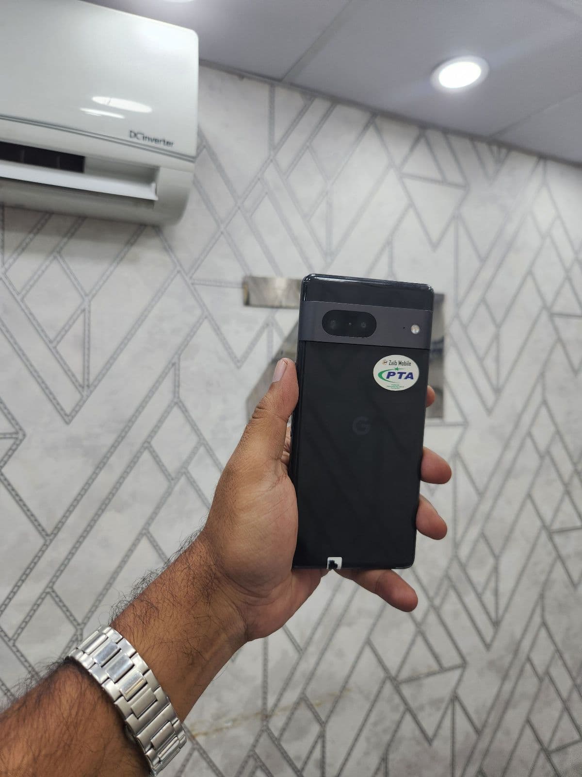 Google Pixel 7 8GB / 128GB in Obsidian — photo 1