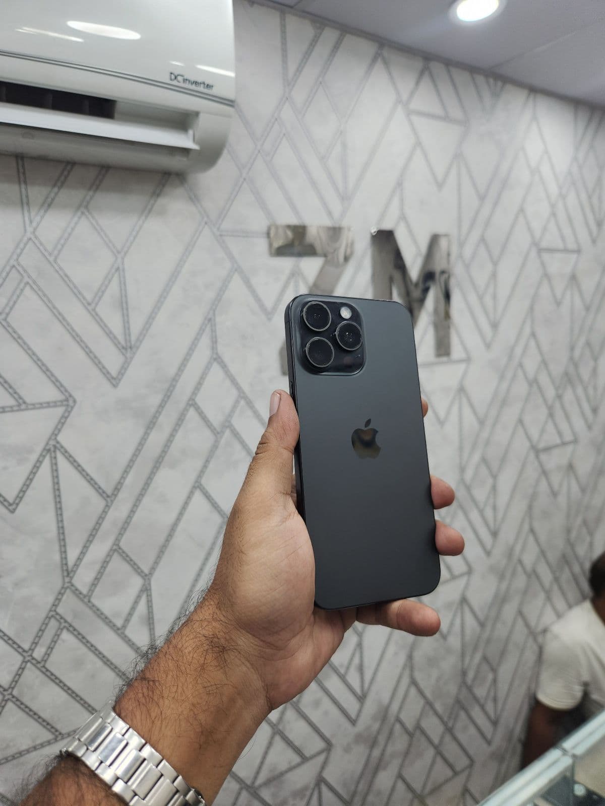 iPhone 15 Pro Max · 256GB