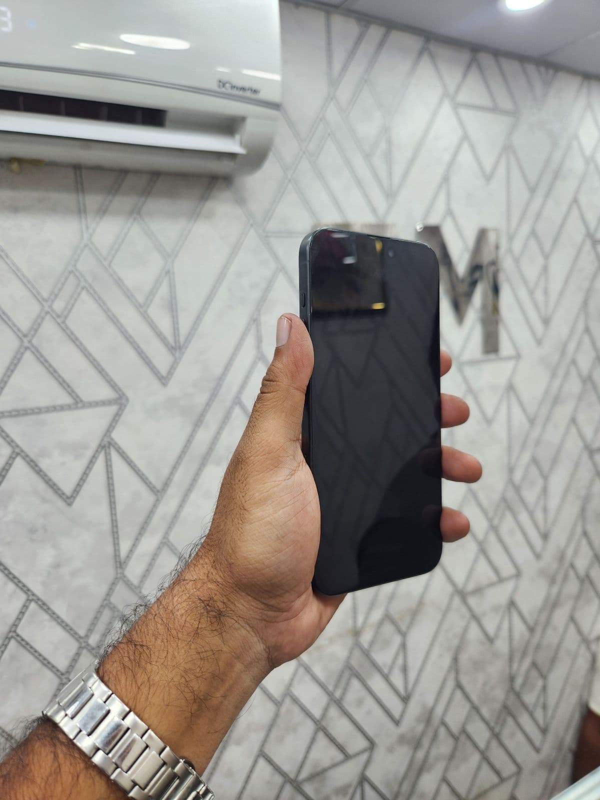 Apple iPhone 15 Pro Max 256GB in Natural Titanium — photo 2