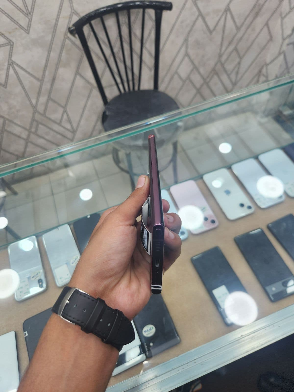 Samsung Galaxy S22 Ultra 12GB / 512GB in Burgundy — photo 3