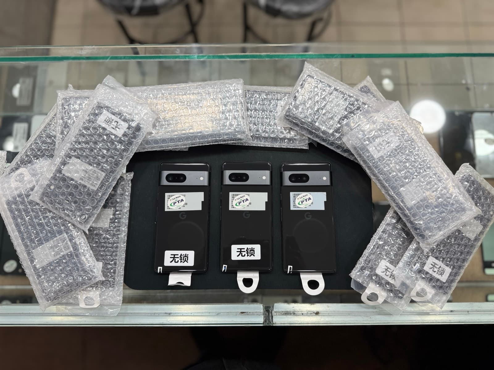 Google Pixel 7 8GB / 128GB in Obsidian — photo 1