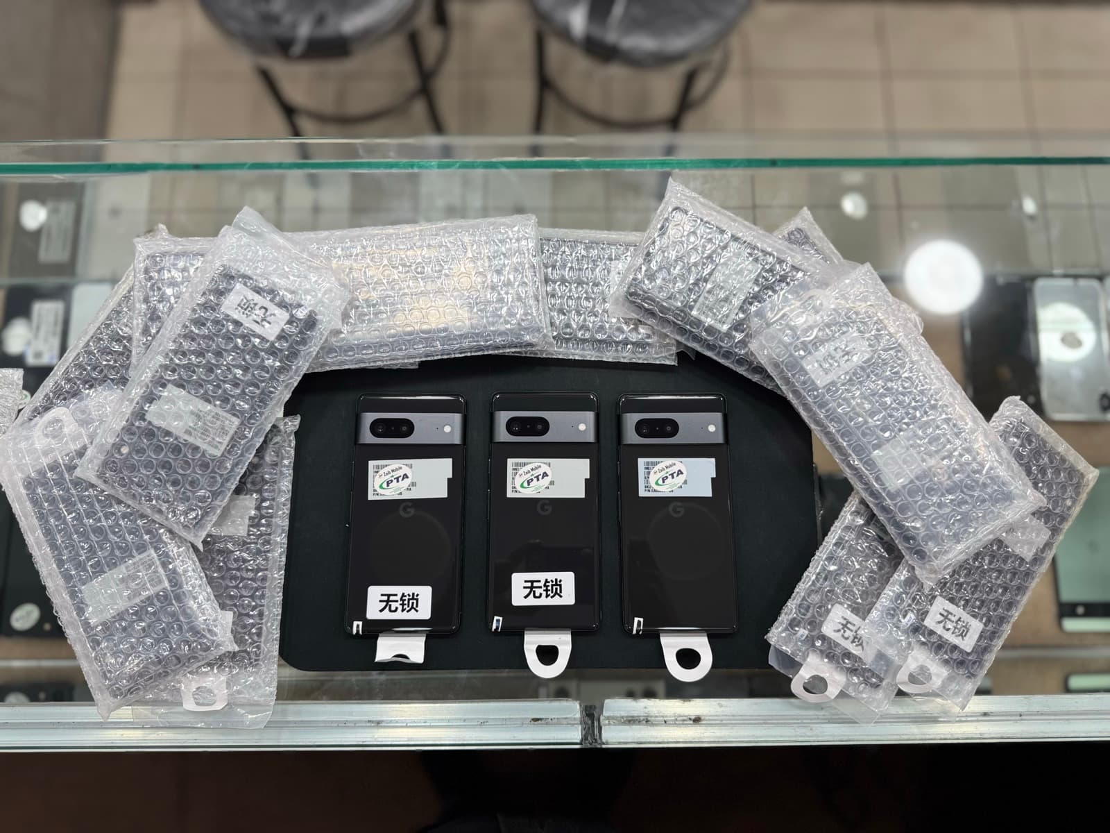 Google Pixel 7 8GB / 128GB in Obsidian — photo 2