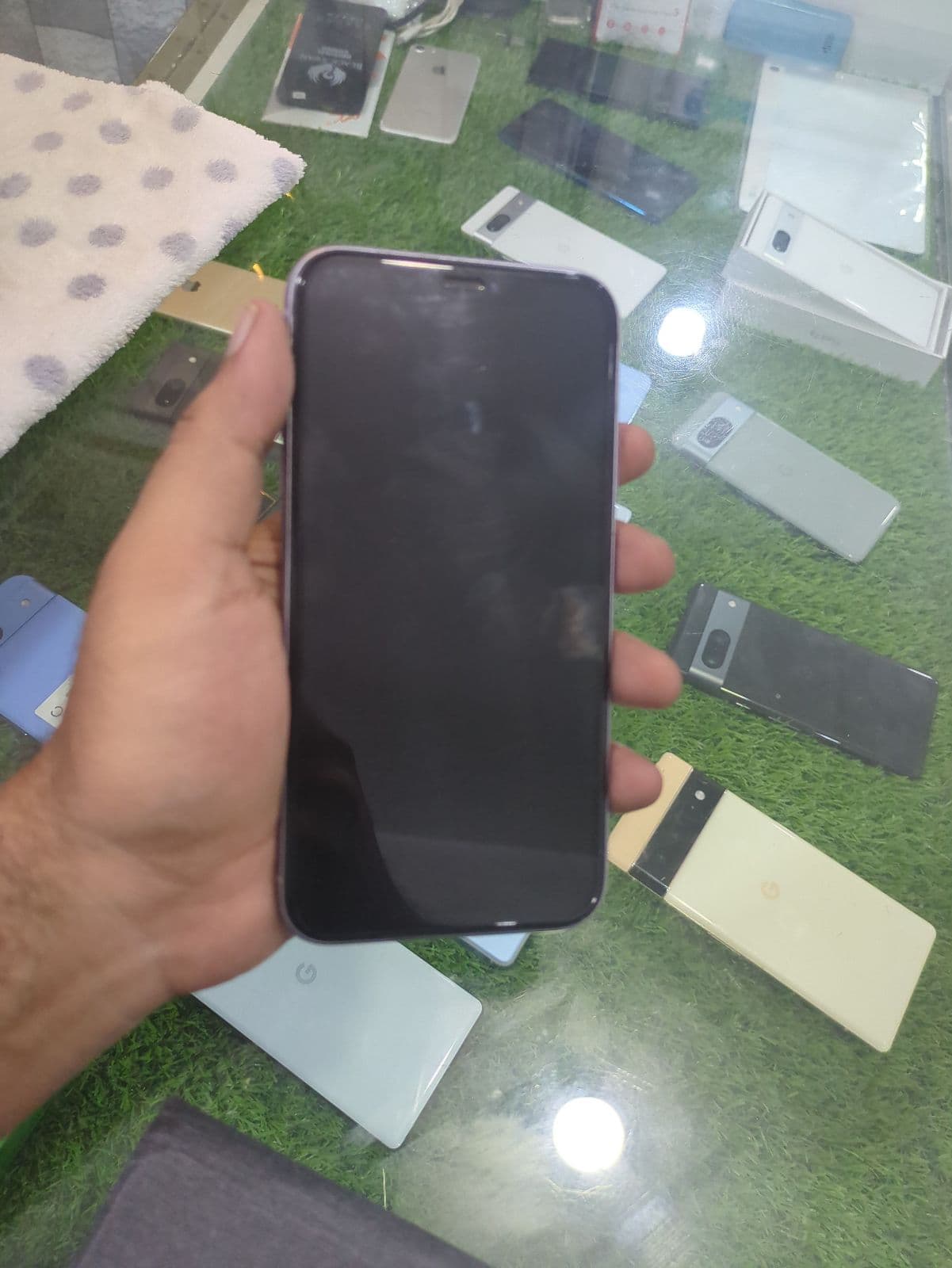 Apple iPhone 11 128GB in Purple — photo 2