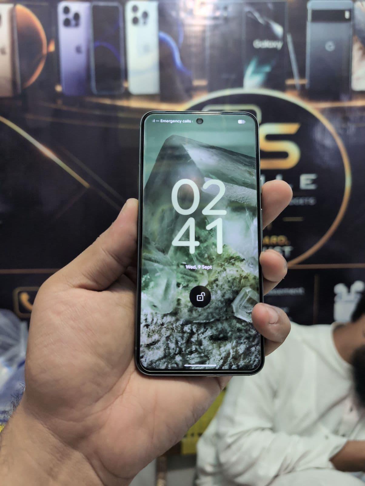 Google Pixel 8 8GB / 128GB in Hazel — photo 3