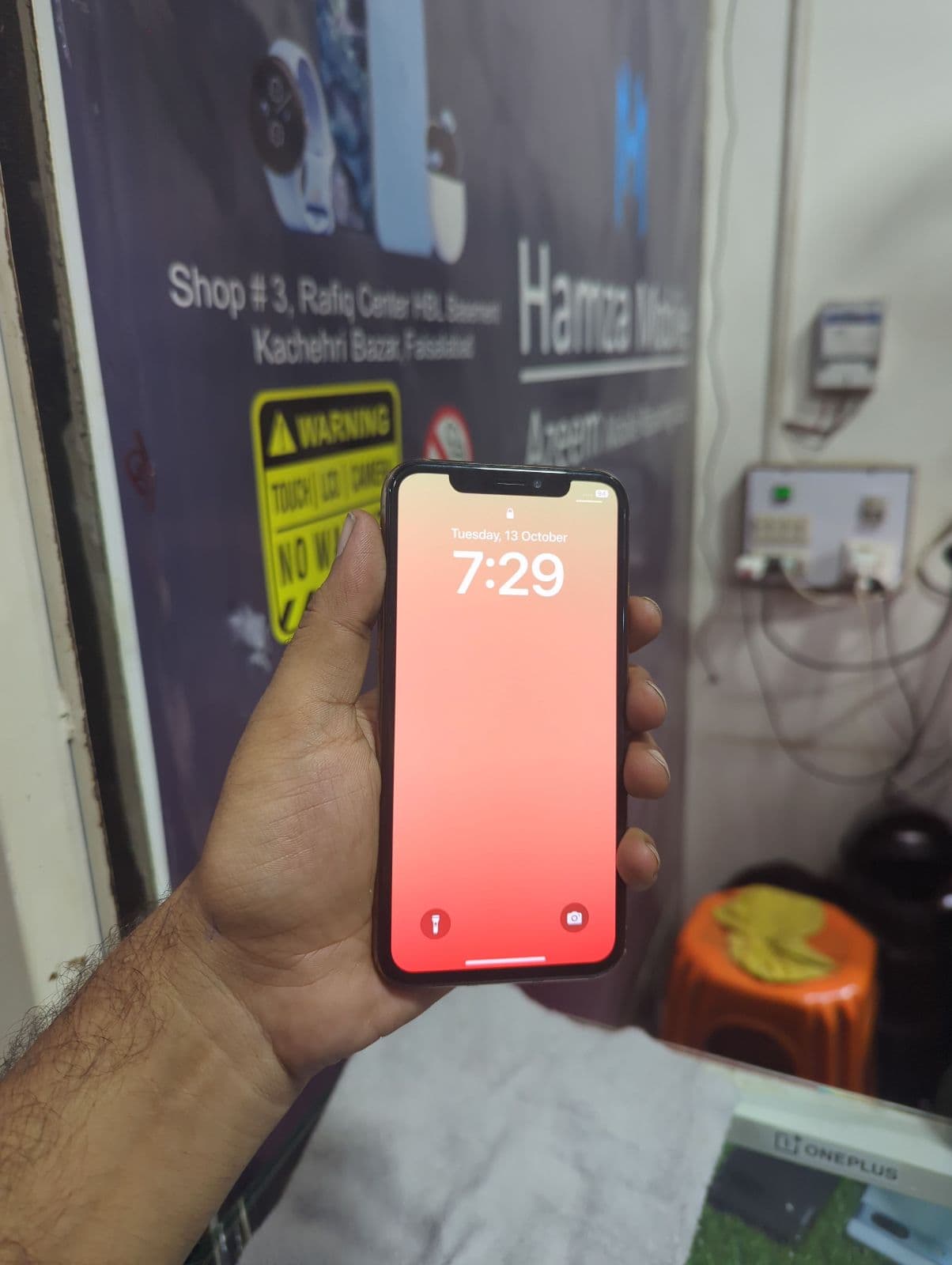 Apple iPhone XS 256GB in Gold — photo 2