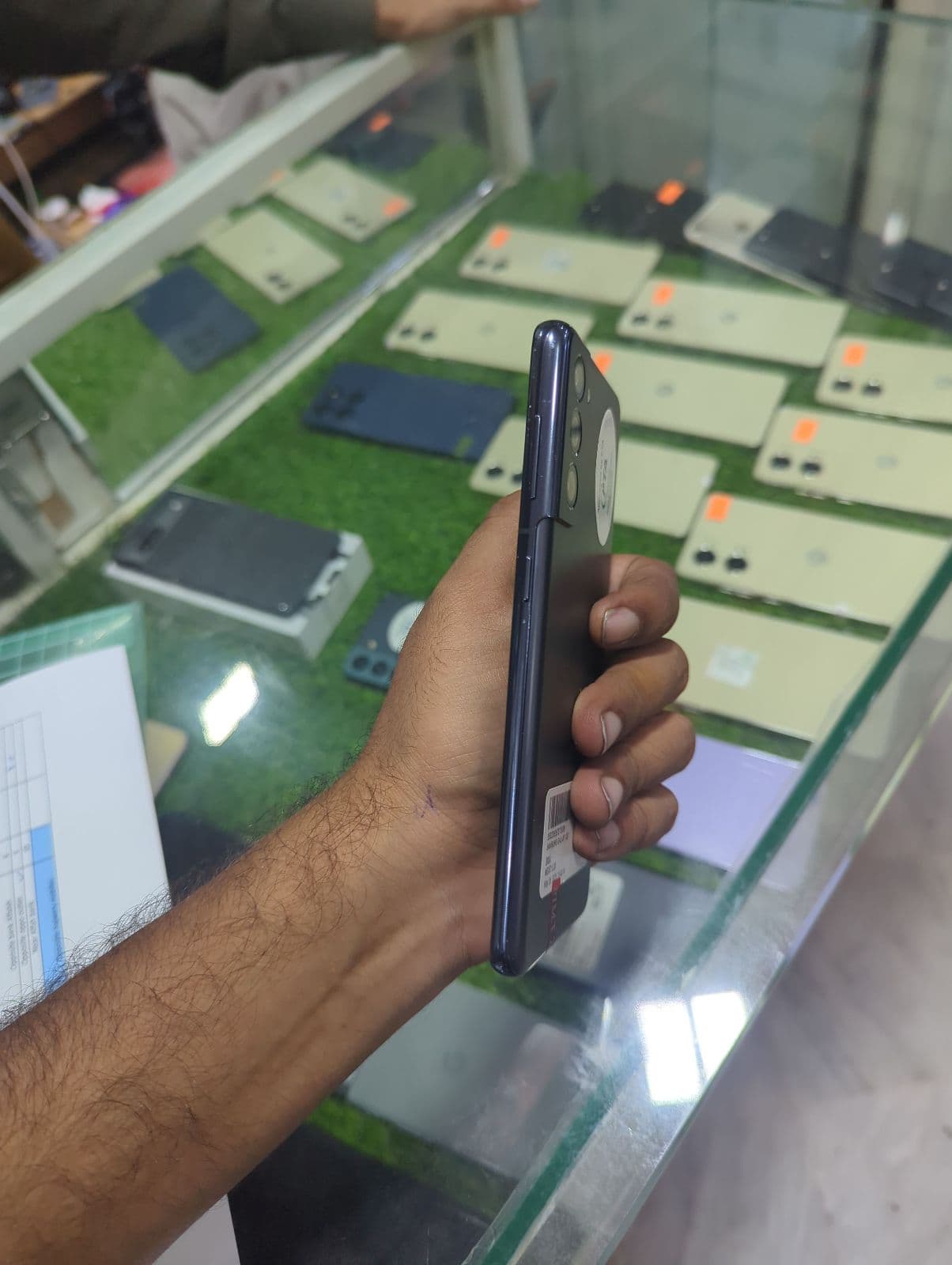 Samsung Galaxy S21 8GB / 128GB in Phantom Gray — photo 4