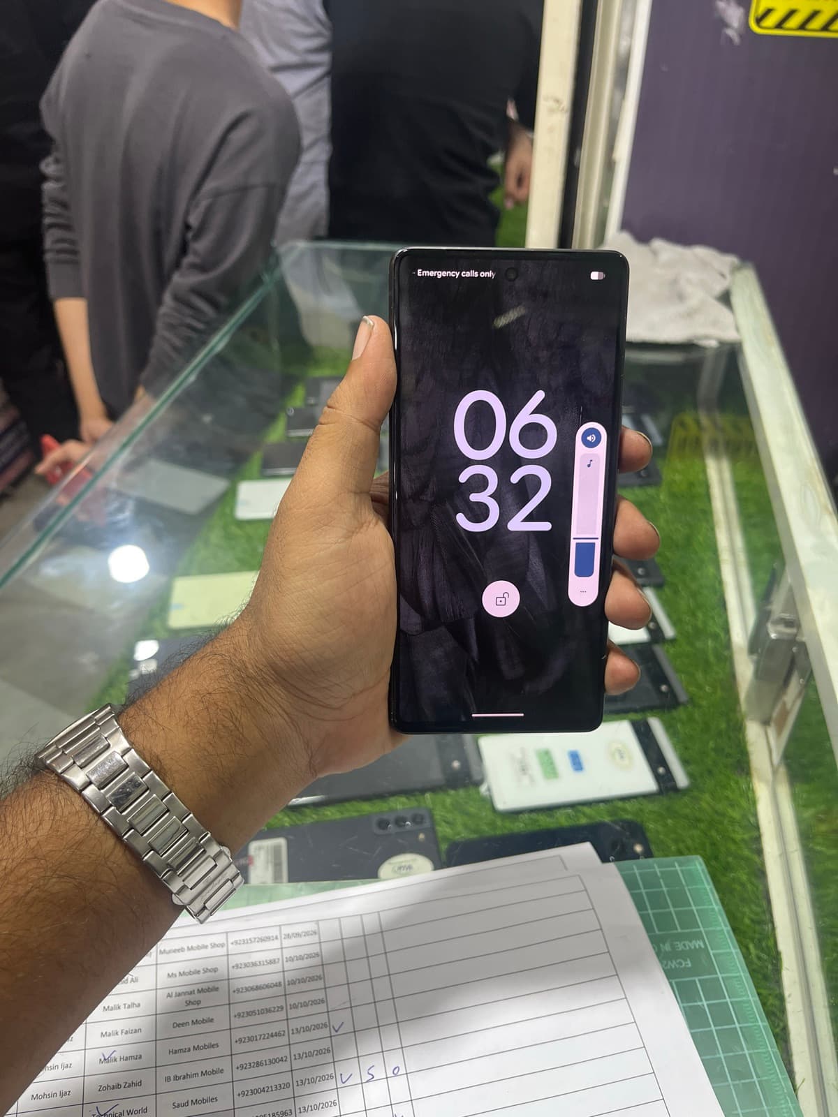 Google Pixel 7 8GB / 128GB in Obsidian — photo 2