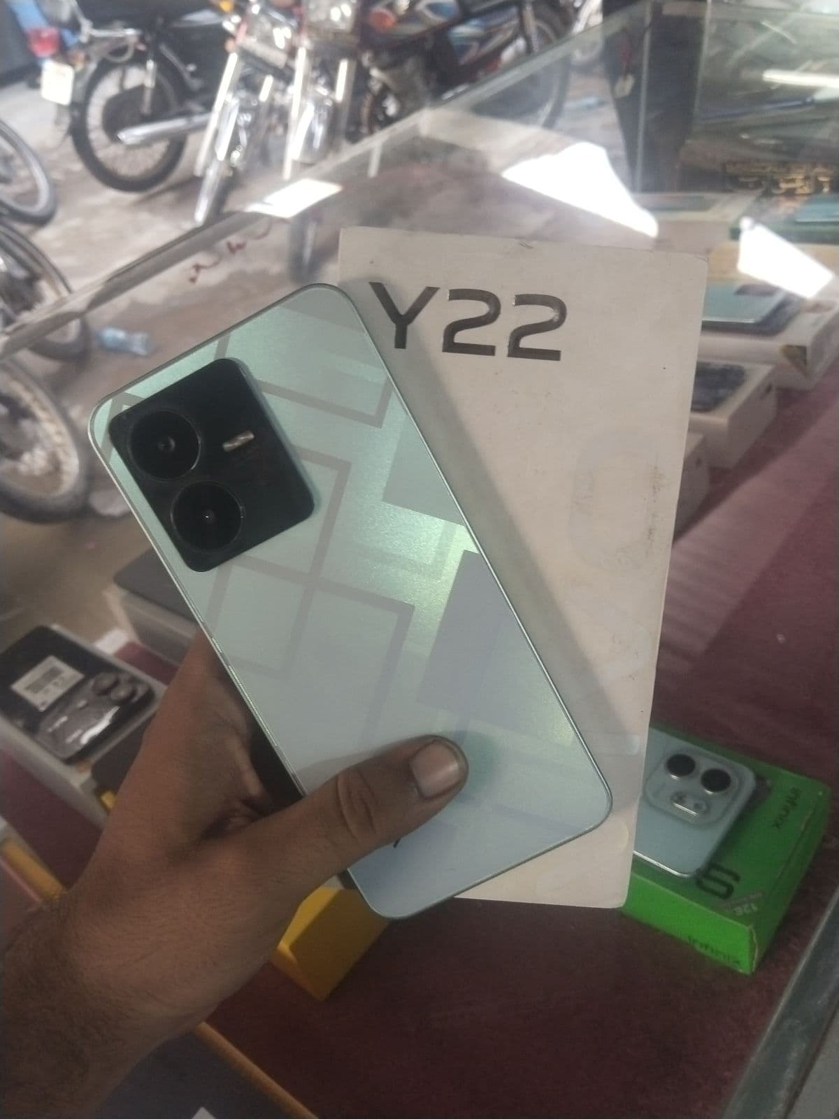 Vivo Y22 · 4GB / 64GB