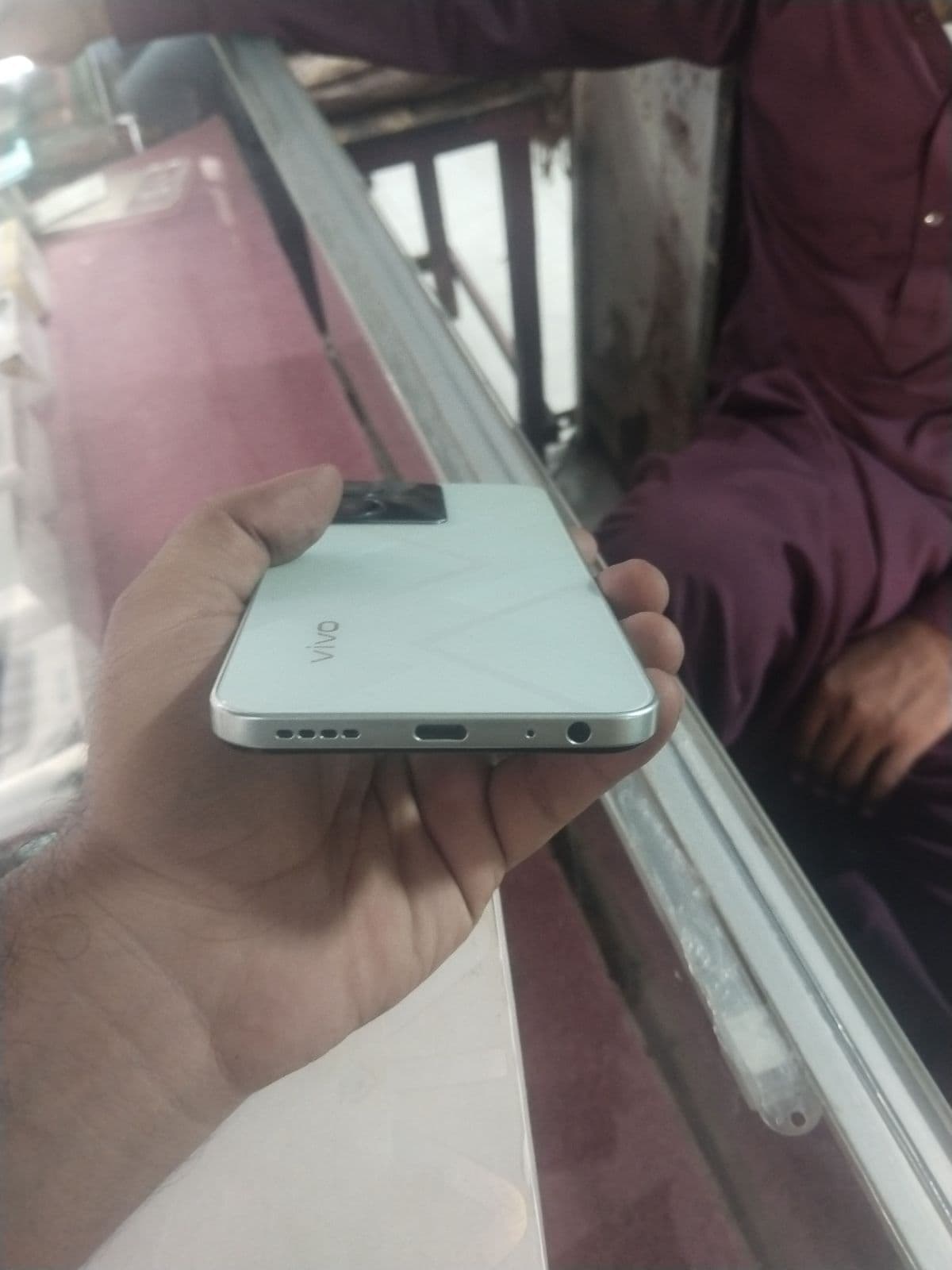 Vivo Y22 4GB / 64GB in Starlit Blue — photo 5