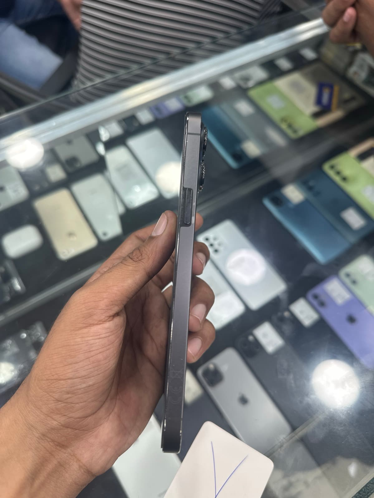 Apple iPhone 13 Pro Max 128GB in Graphite — photo 3