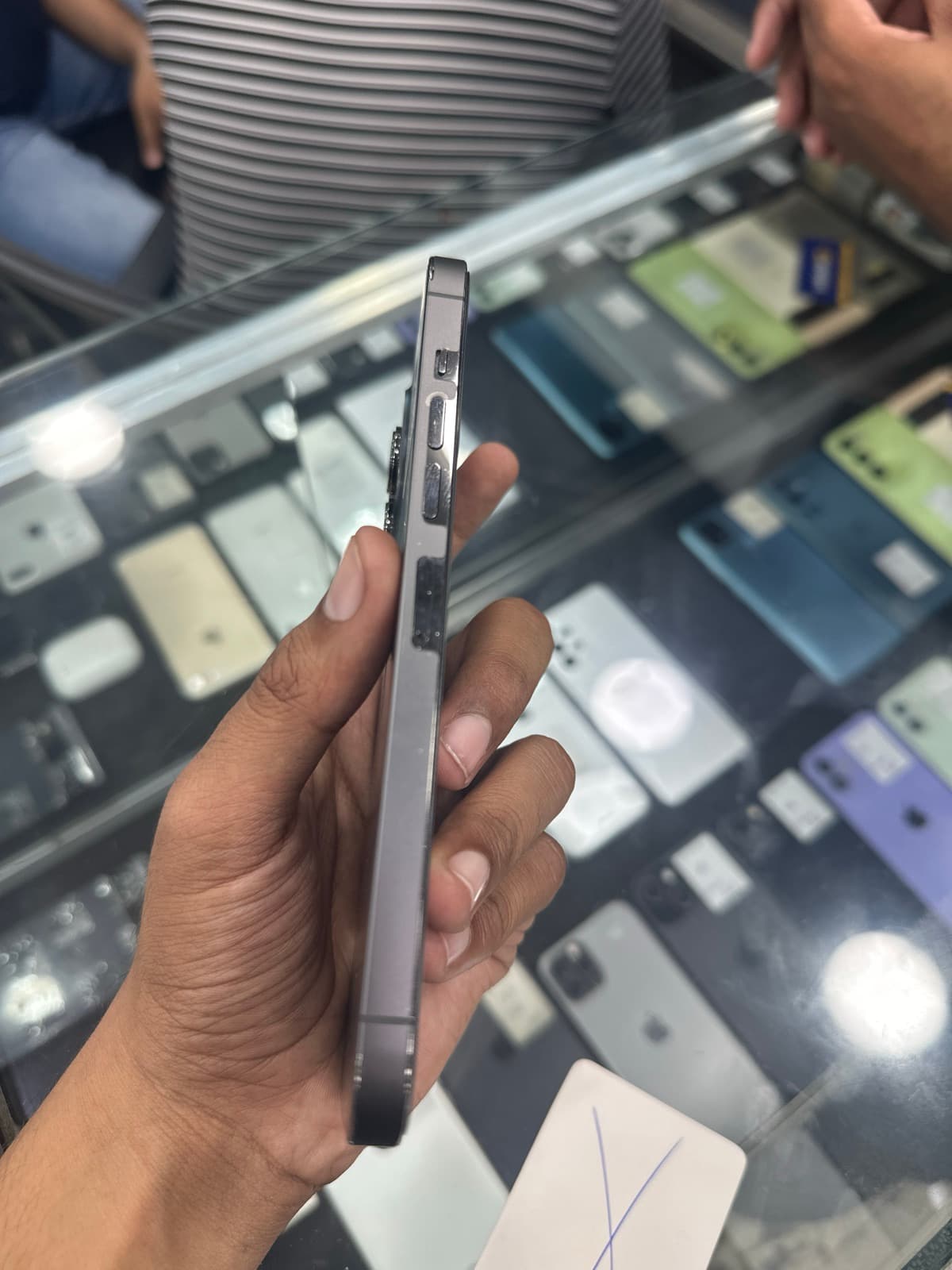 Apple iPhone 13 Pro Max 128GB in Graphite — photo 4