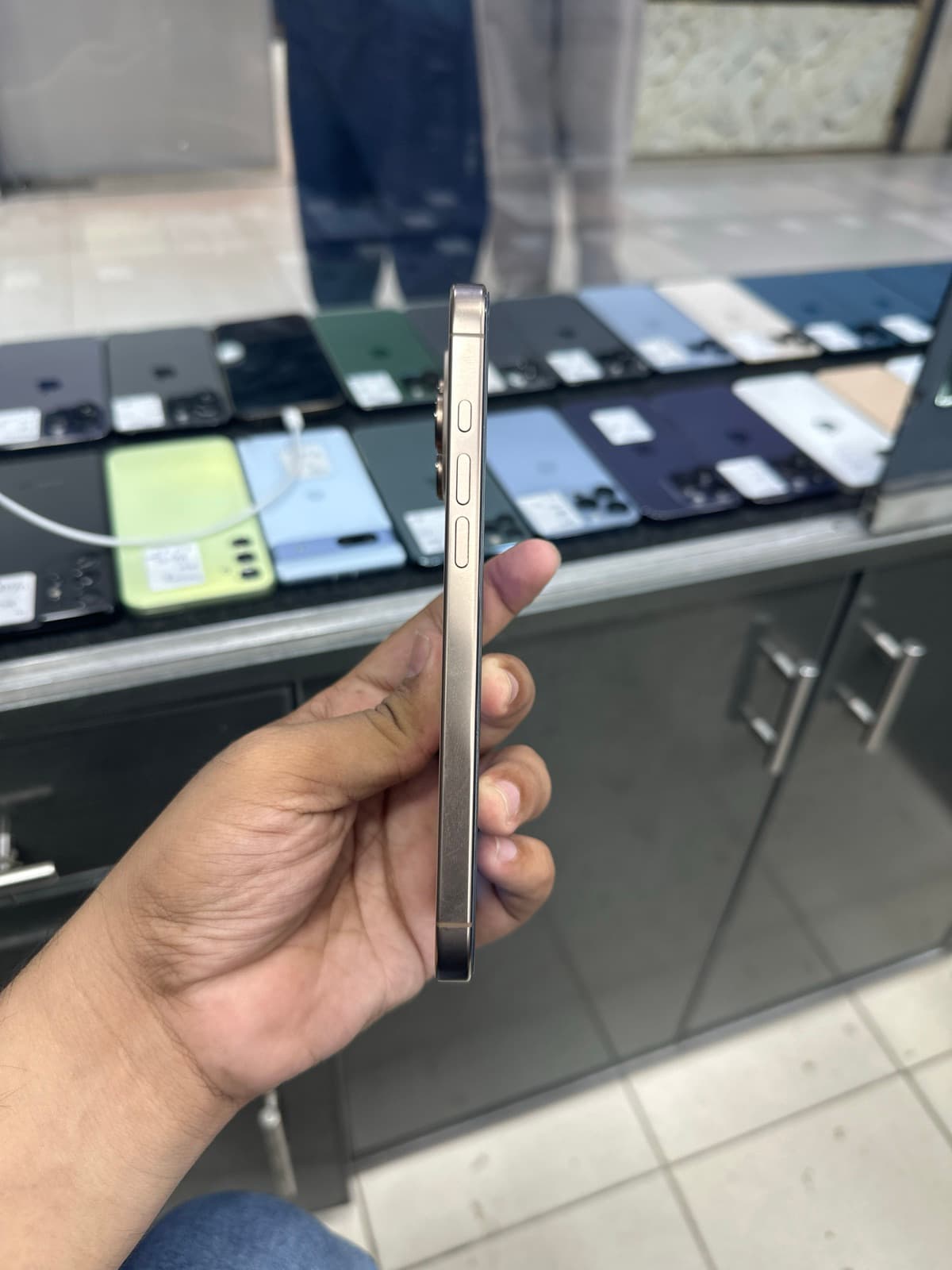 Apple iPhone 16 Pro Max 256GB in Desert Titanium — photo 3