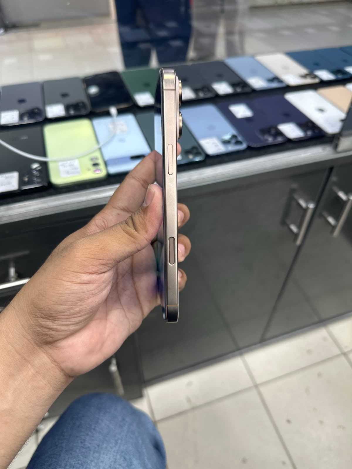 Apple iPhone 16 Pro Max 256GB in Desert Titanium — photo 4