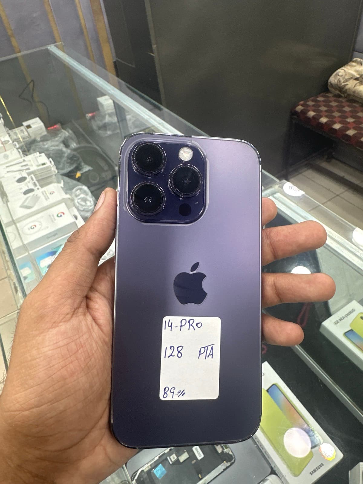 Apple iPhone 14 Pro 128GB in Deep Purple — photo 2