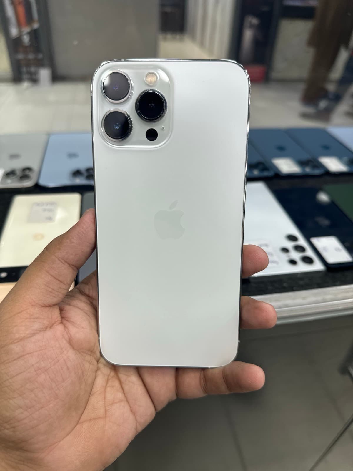 Apple iPhone 13 Pro Max 256GB in Silver — photo 1