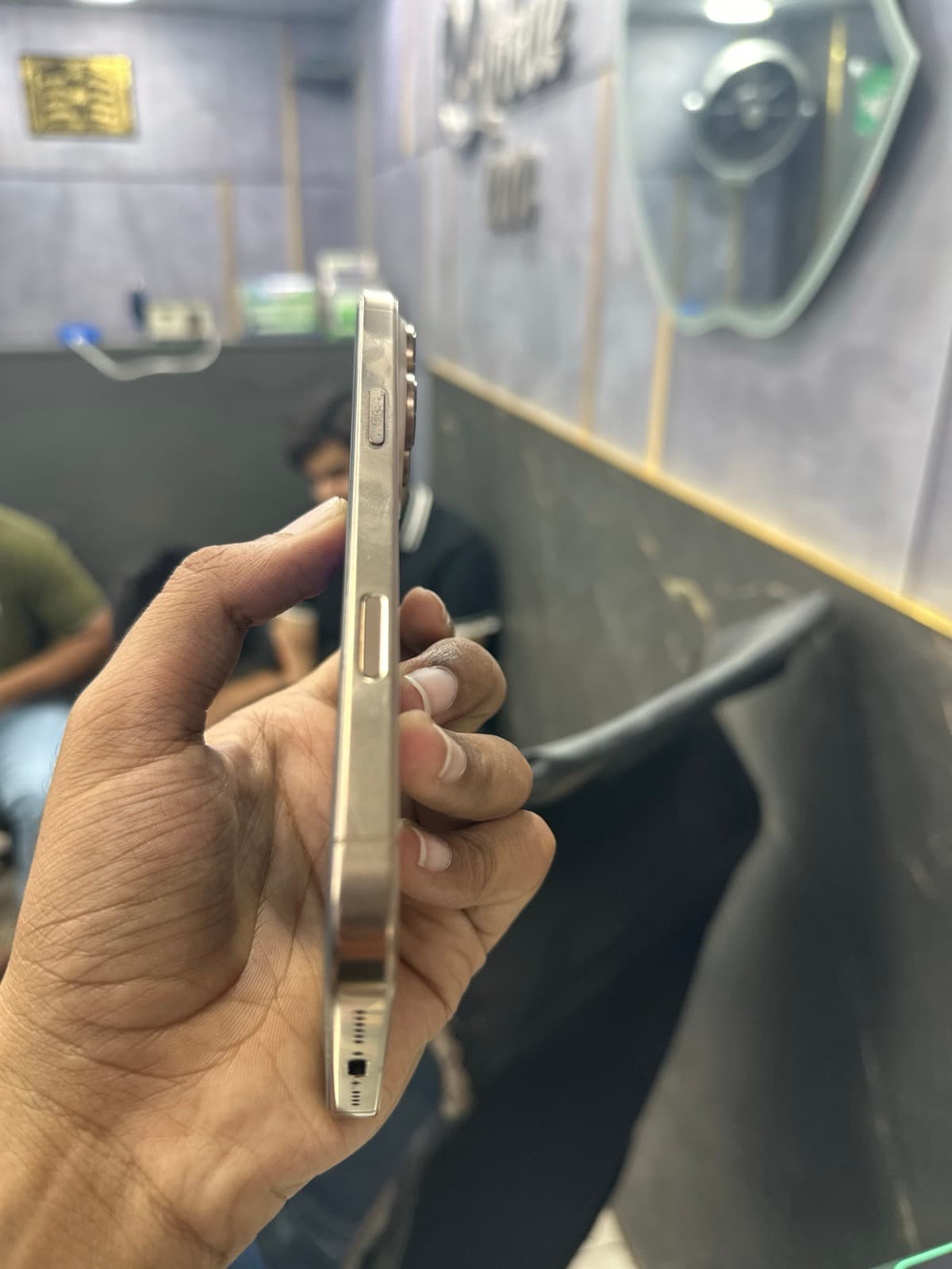 Apple iPhone 16 Pro Max 256GB in Desert Titanium — photo 4