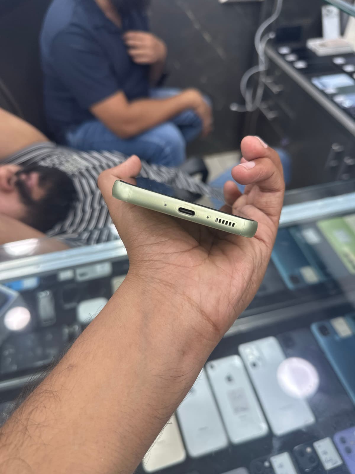 Samsung Galaxy A34 8GB / 256GB in Awesome Lime — photo 4