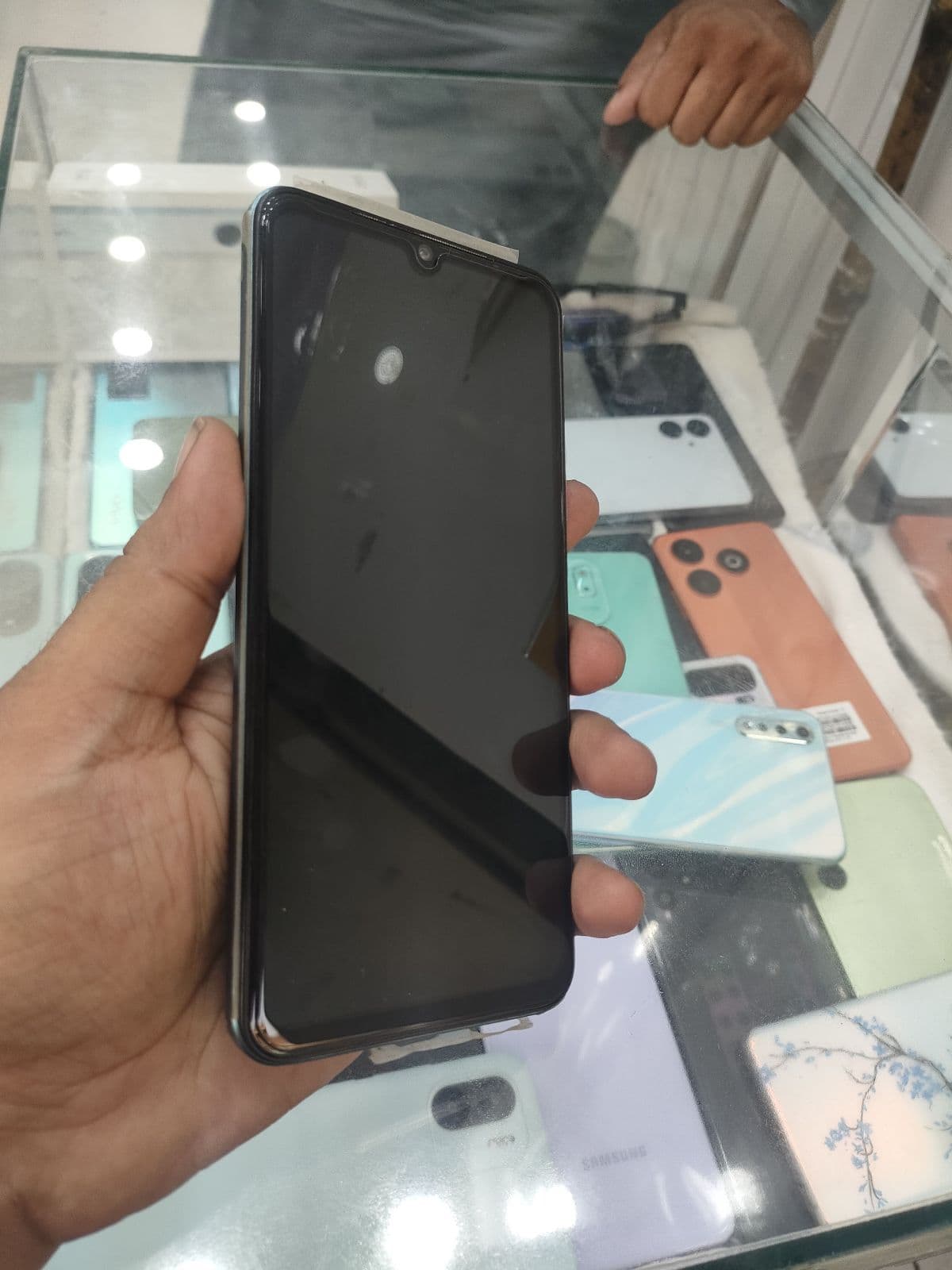 Vivo V23e 8GB / 256GB in Moonlight Shadow — photo 2