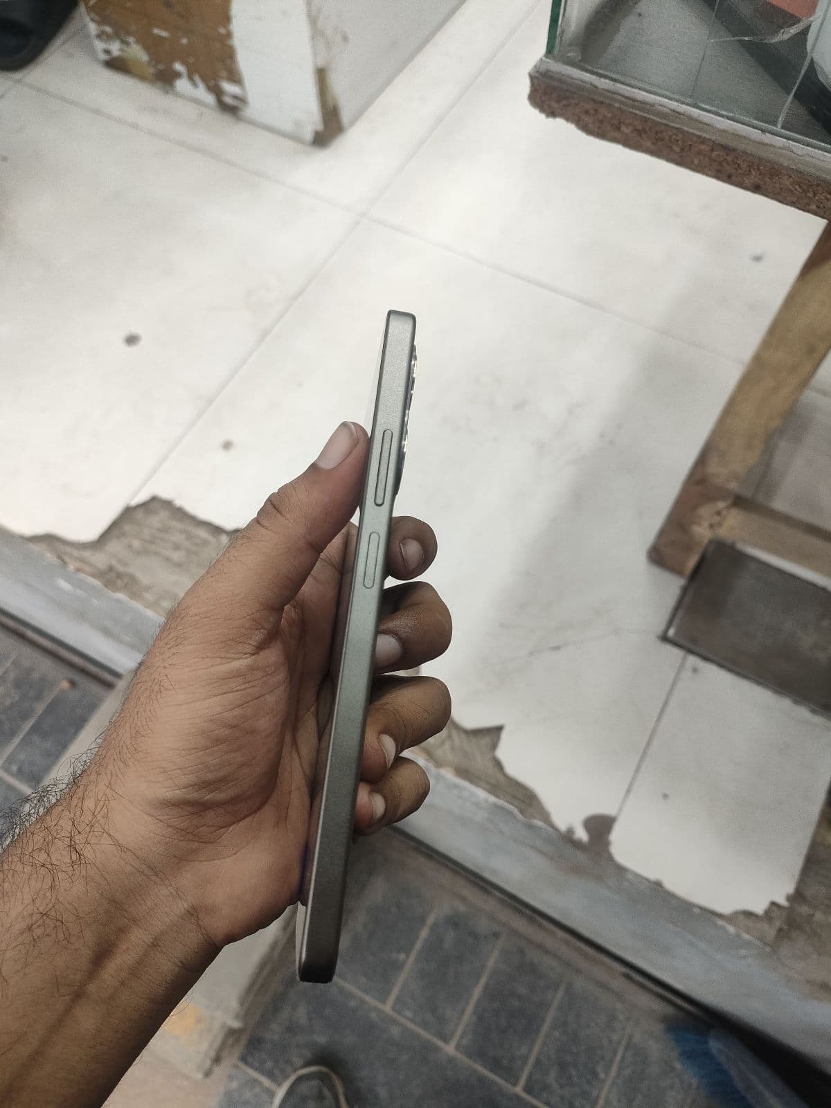 Oppo A5 Pro 8GB / 256GB in Mocha Brown — photo 4